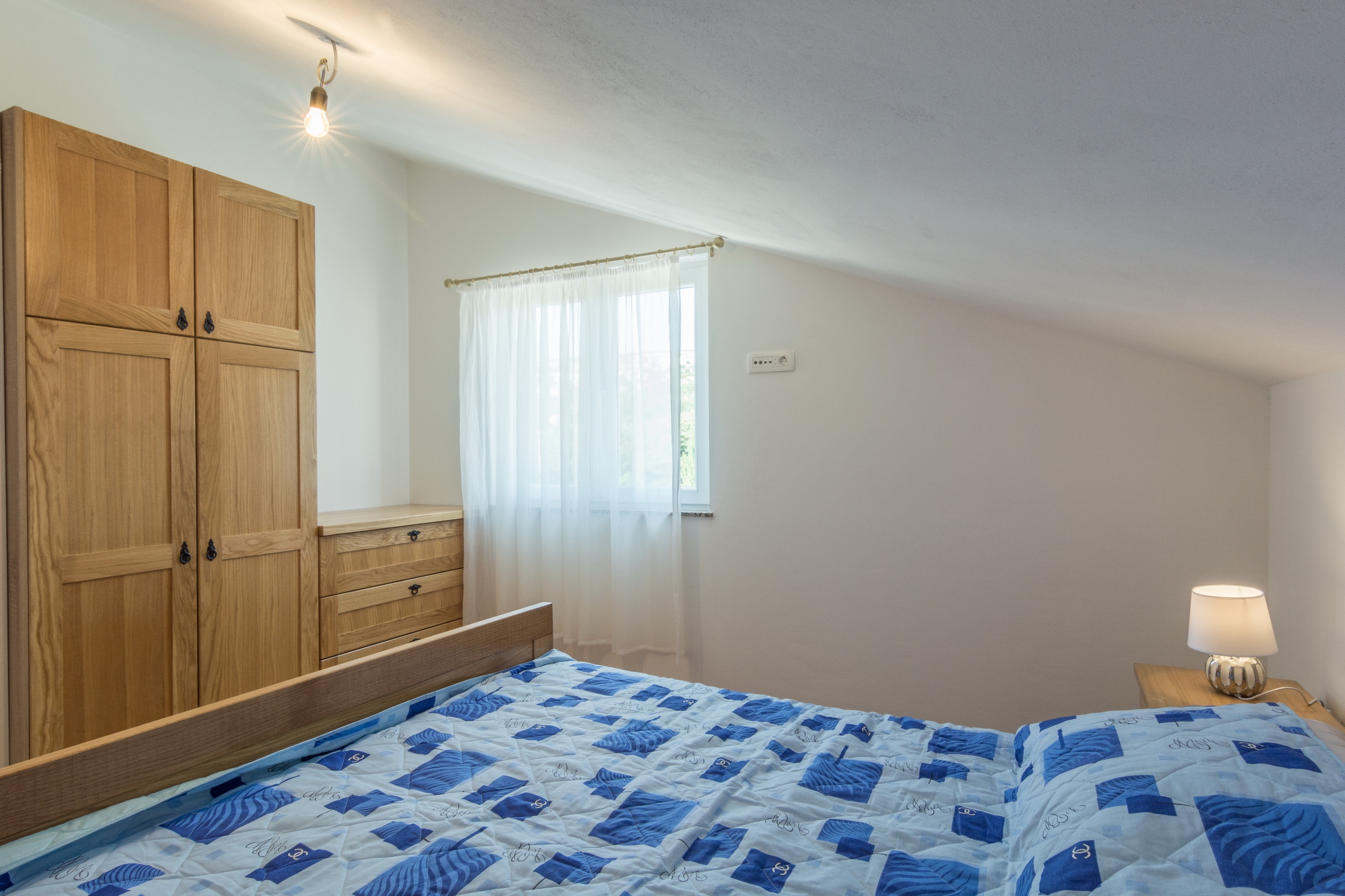 Comfortable and spacious apartment with terrace and sea view Šimuni, Pag  A-c