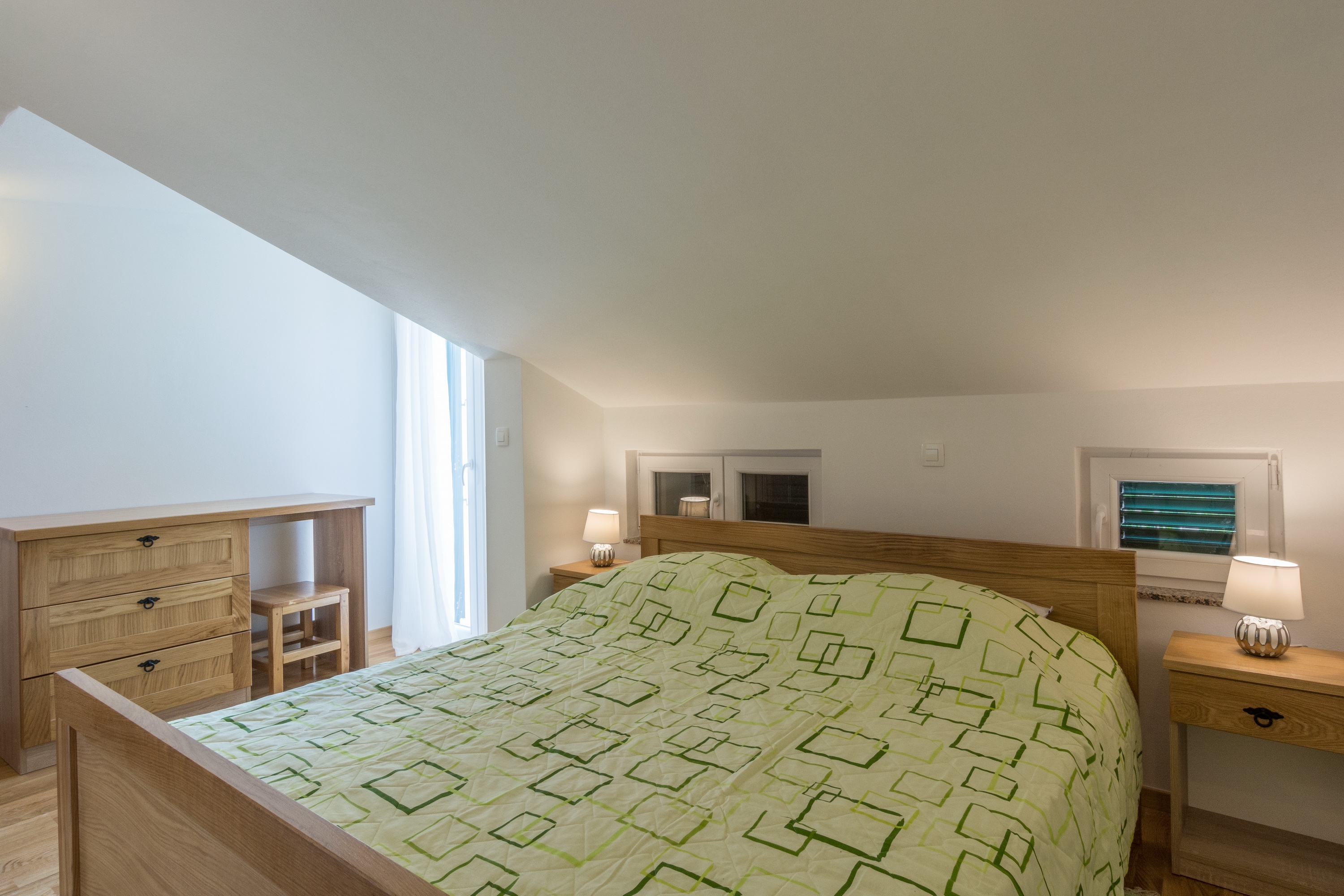 Comfortable and spacious apartment with terrace and sea view Šimuni, Pag  A-c
