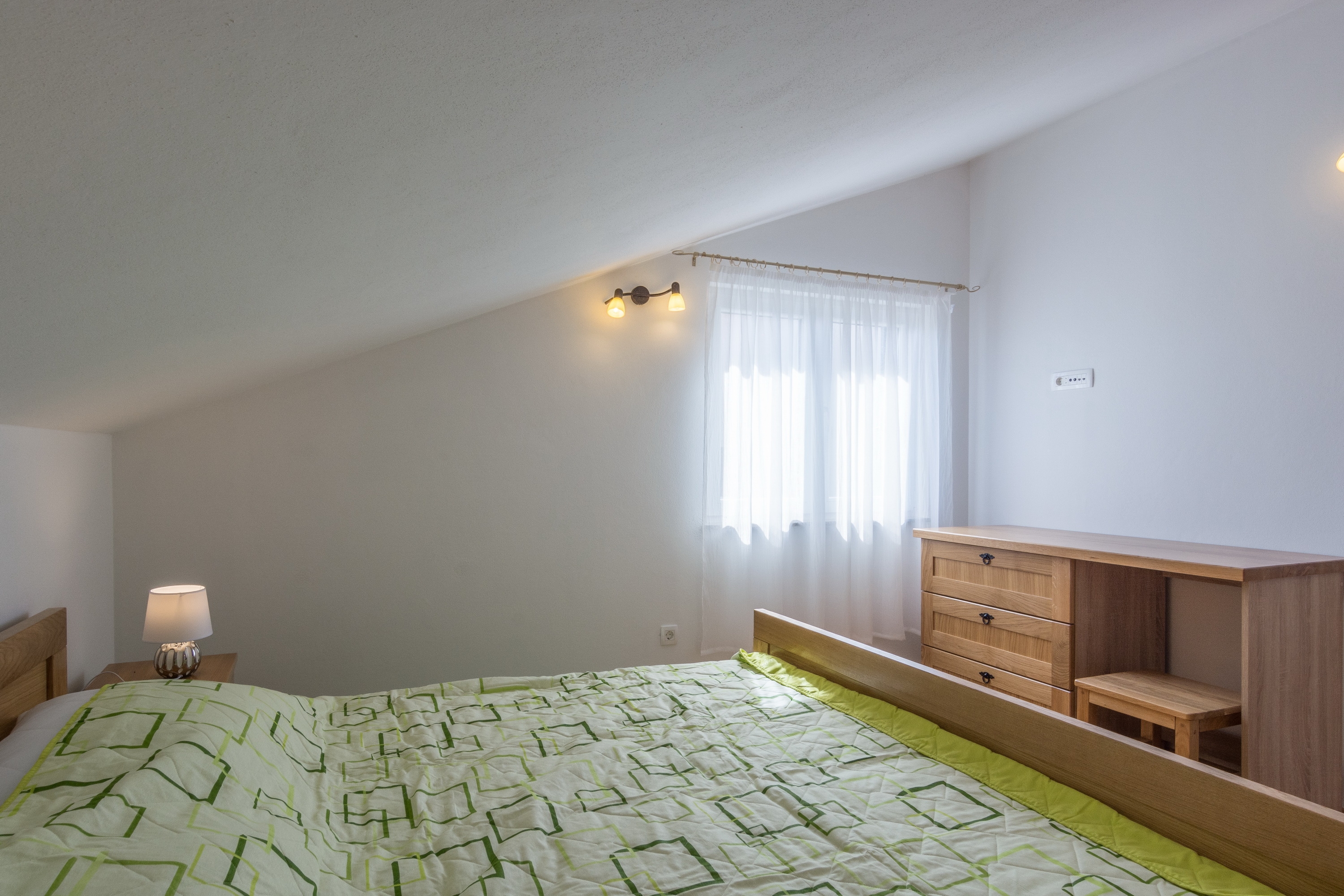 Comfortable and spacious apartment with terrace and sea view Šimuni, Pag  A-c
