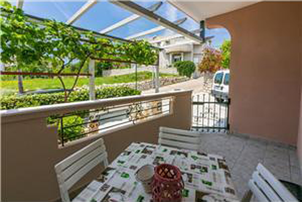 One bedroom apartment with terrace Lopar, Rab  A-b