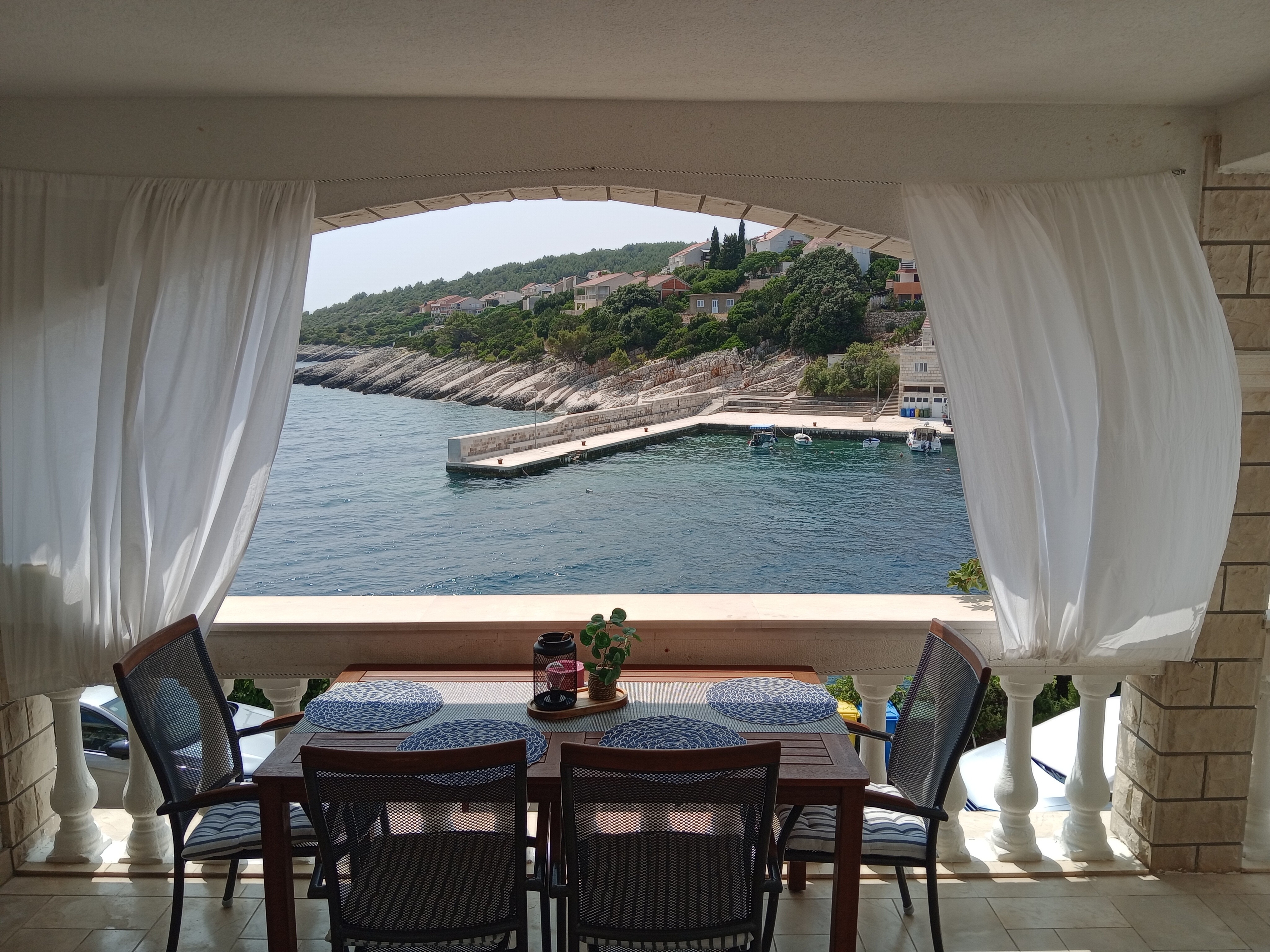 Two bedroom apartment near beach Zavalatica, Korčula  A-a