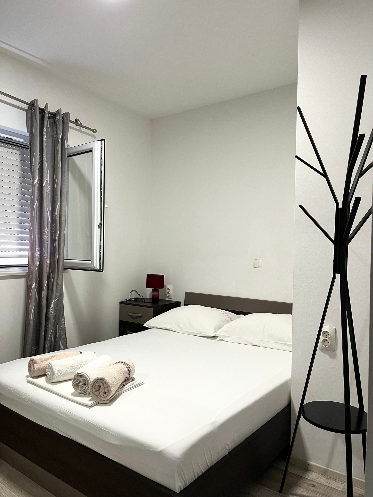 Two bedroom apartment near beach Igrane, Makarska  A-a