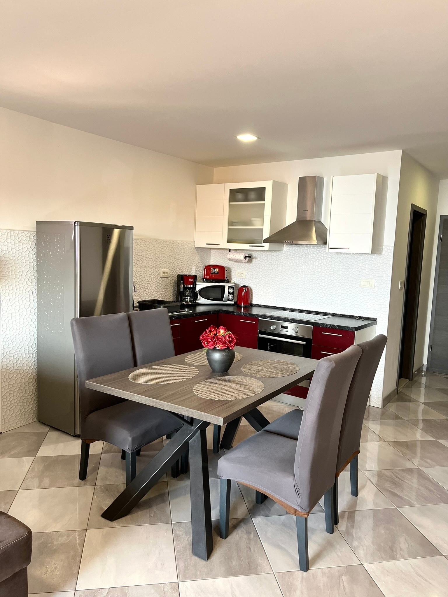 Top Makarska Igrane Top Makarska Igrane