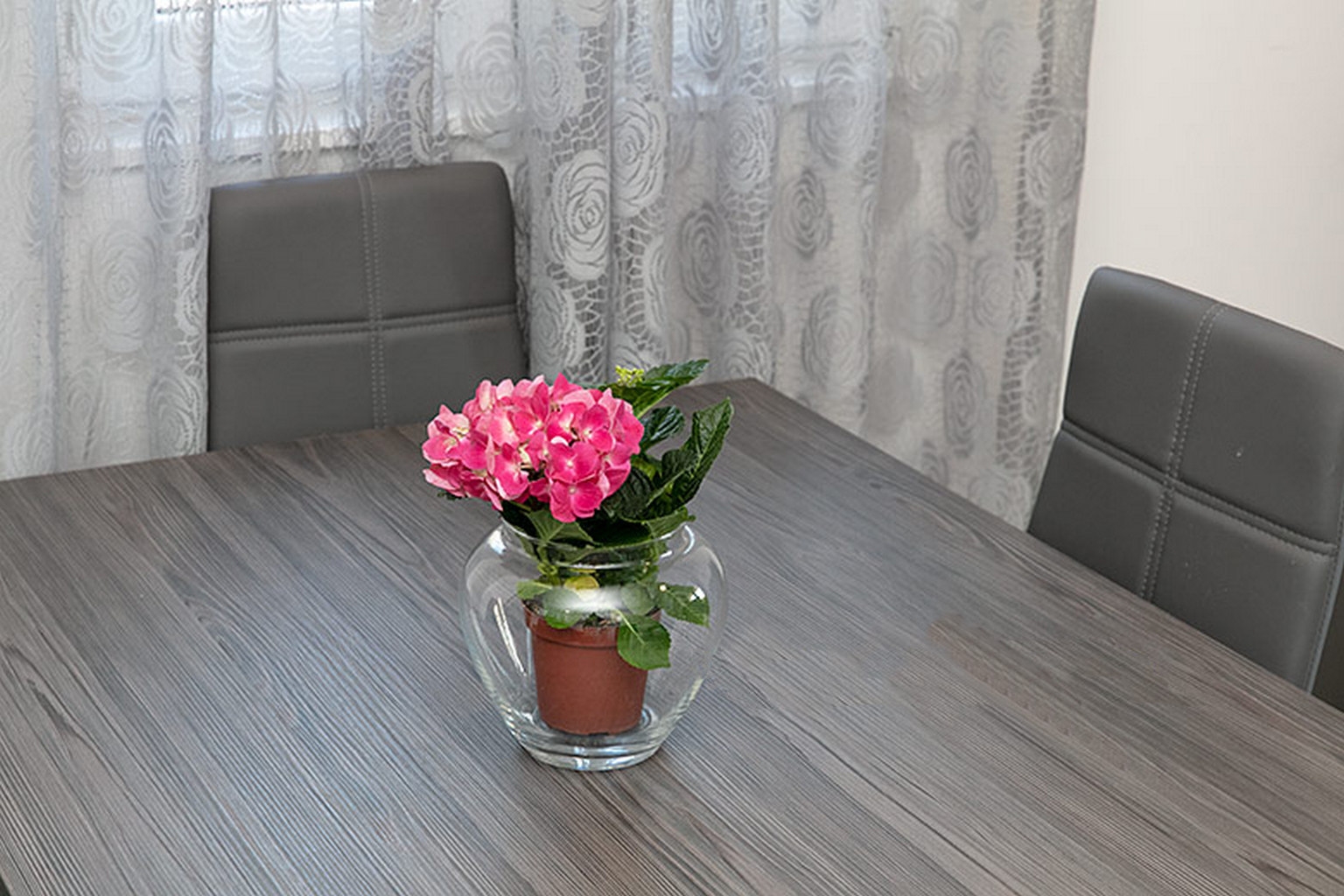 Two bedroom apartment near beach Igrane, Makarska  A-a