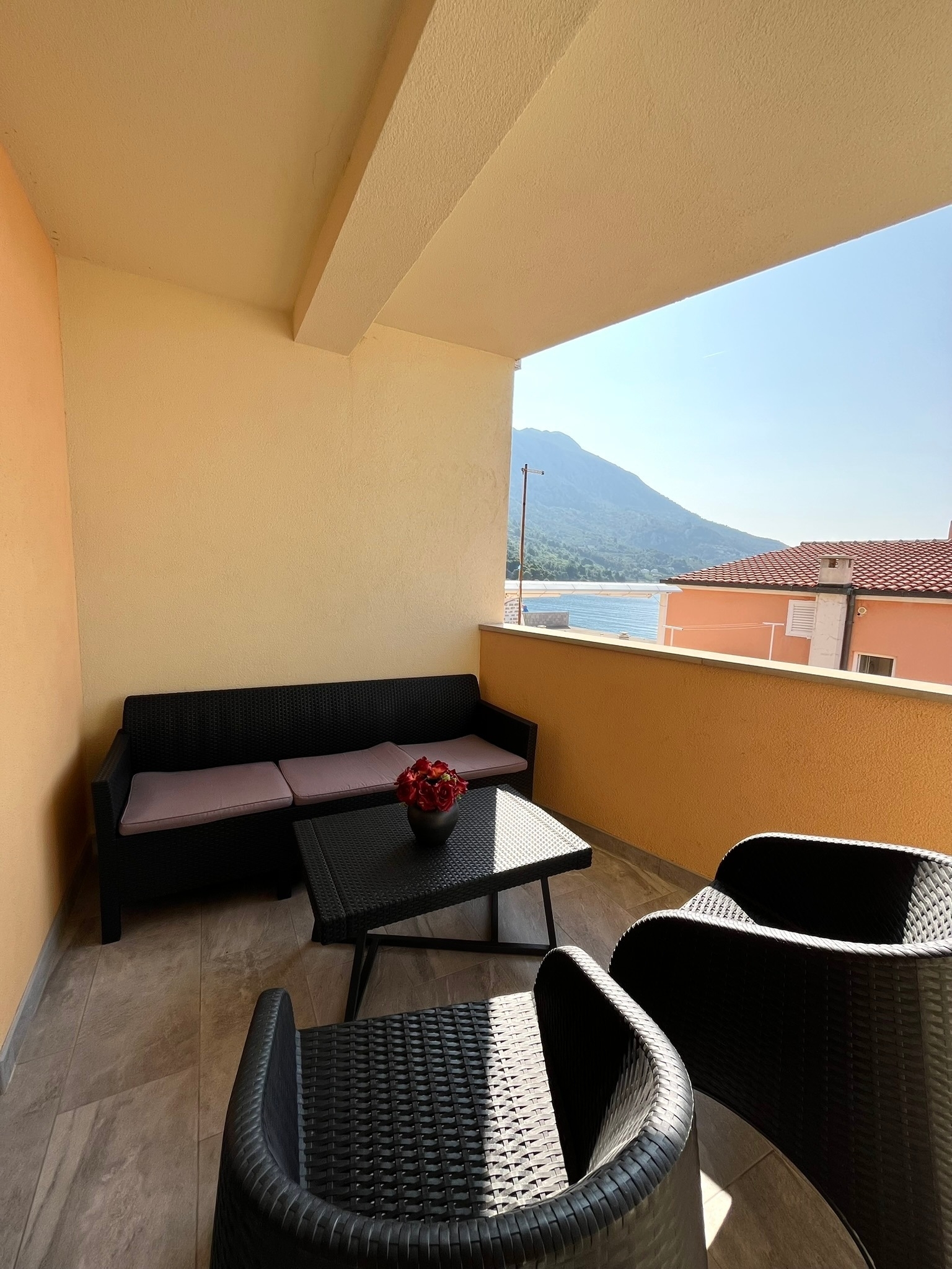 Two bedroom apartment near beach Igrane, Makarska  A-a
