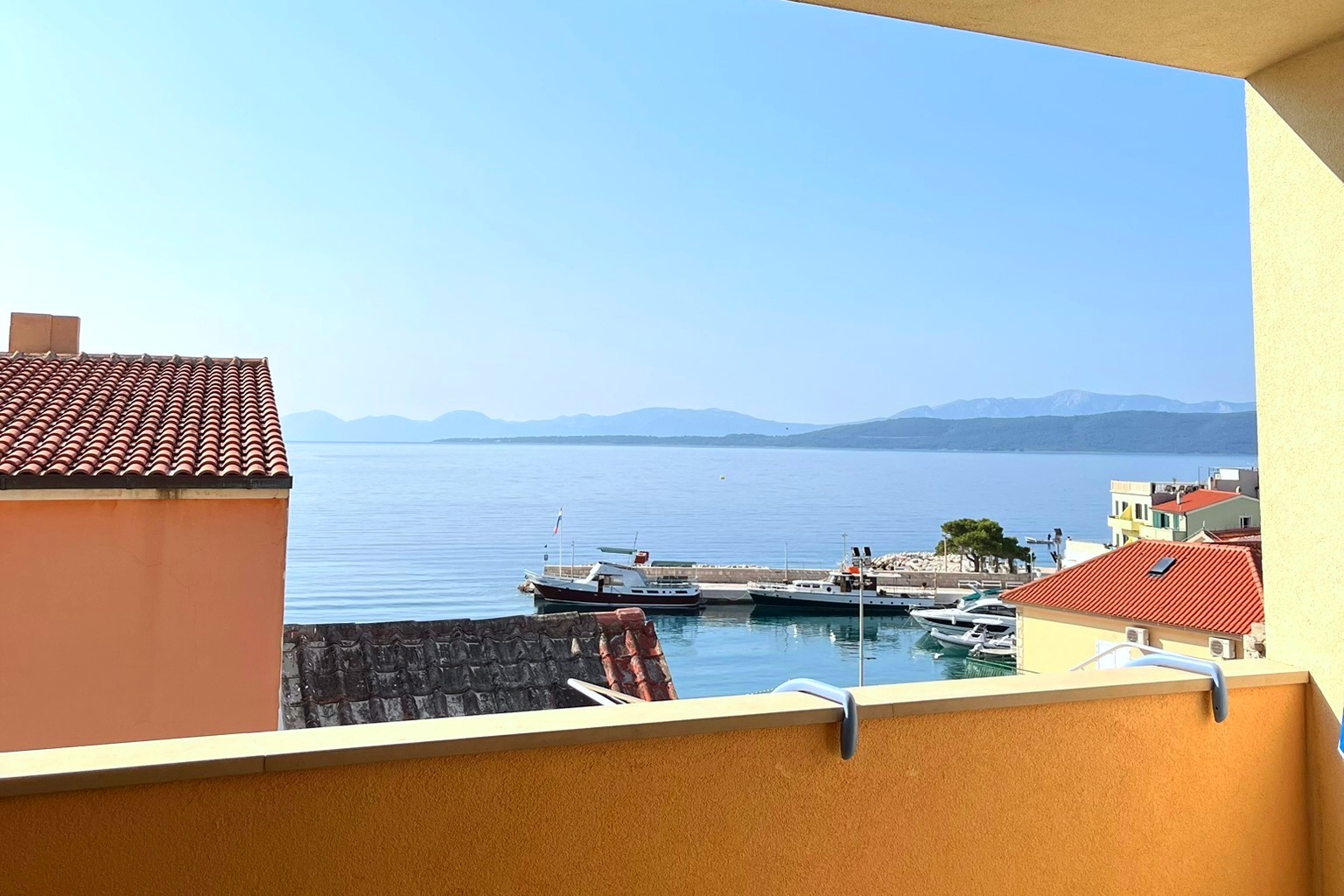 Two bedroom apartment near beach Igrane, Makarska (A-18405-a) Two bedroom apartment near beach Igrane, Makarska (A-18405-a)