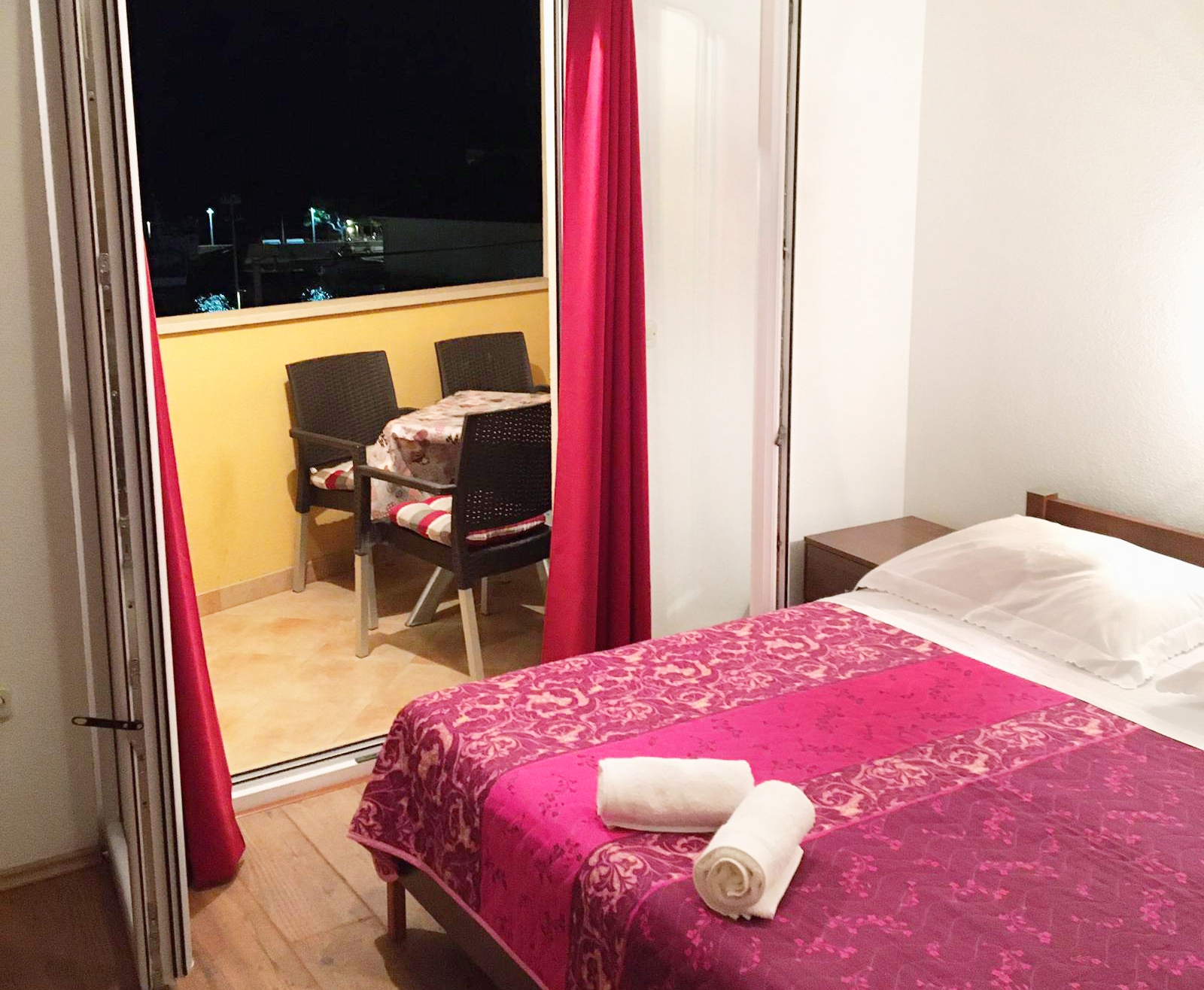 Two bedroom apartment near beach Igrane, Makarska  A-b
