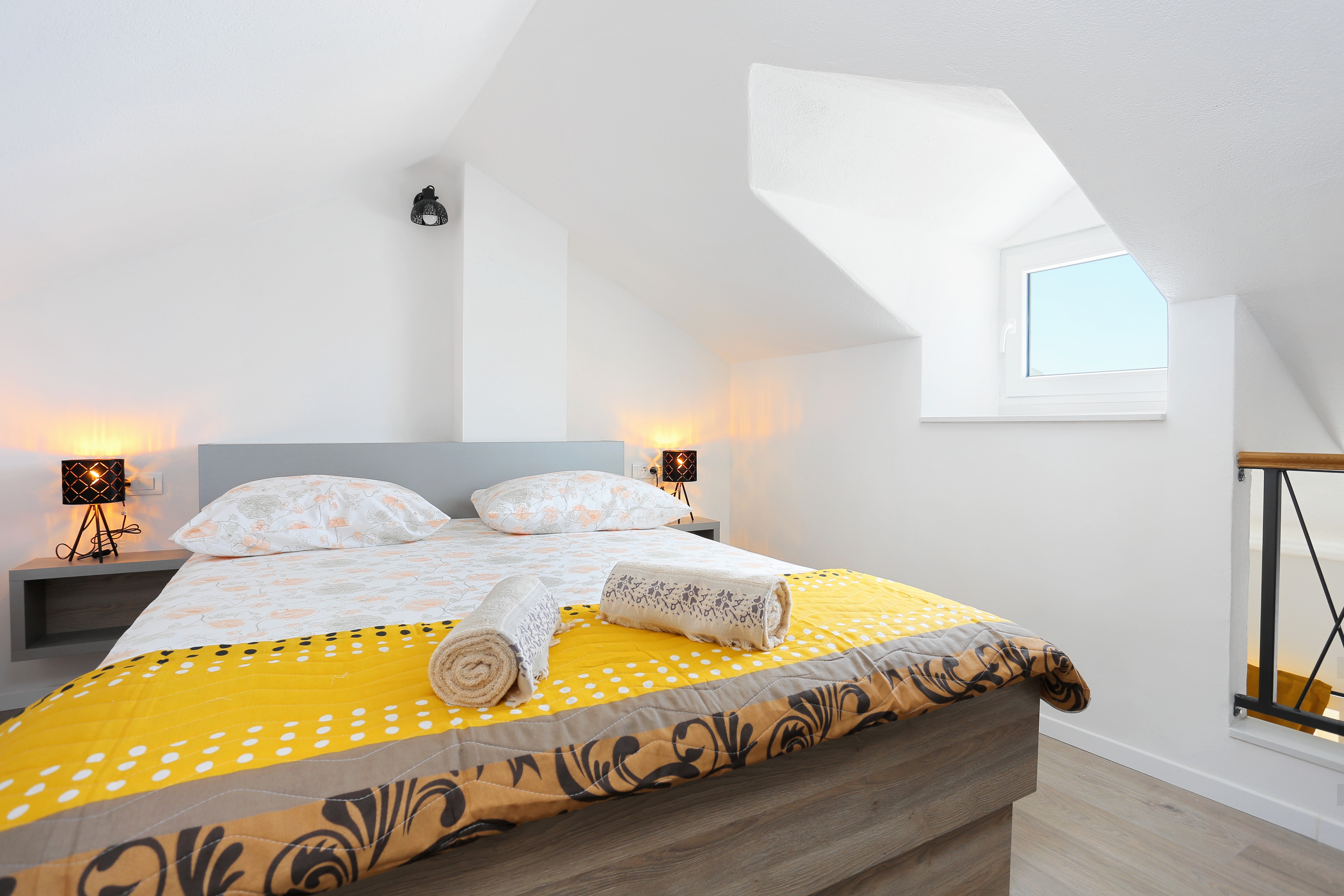 Three bedroom apartment near beach Igrane, Makarska  A-c