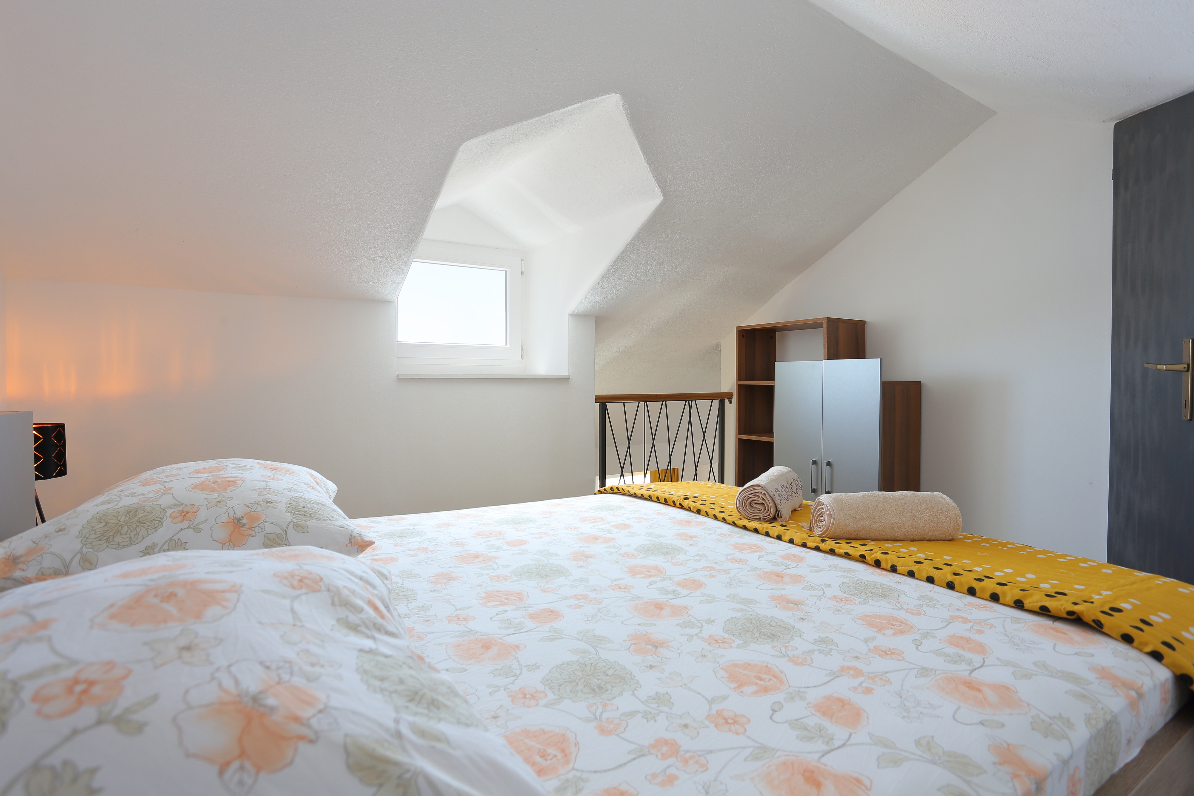 Three bedroom apartment near beach Igrane, Makarska  A-c
