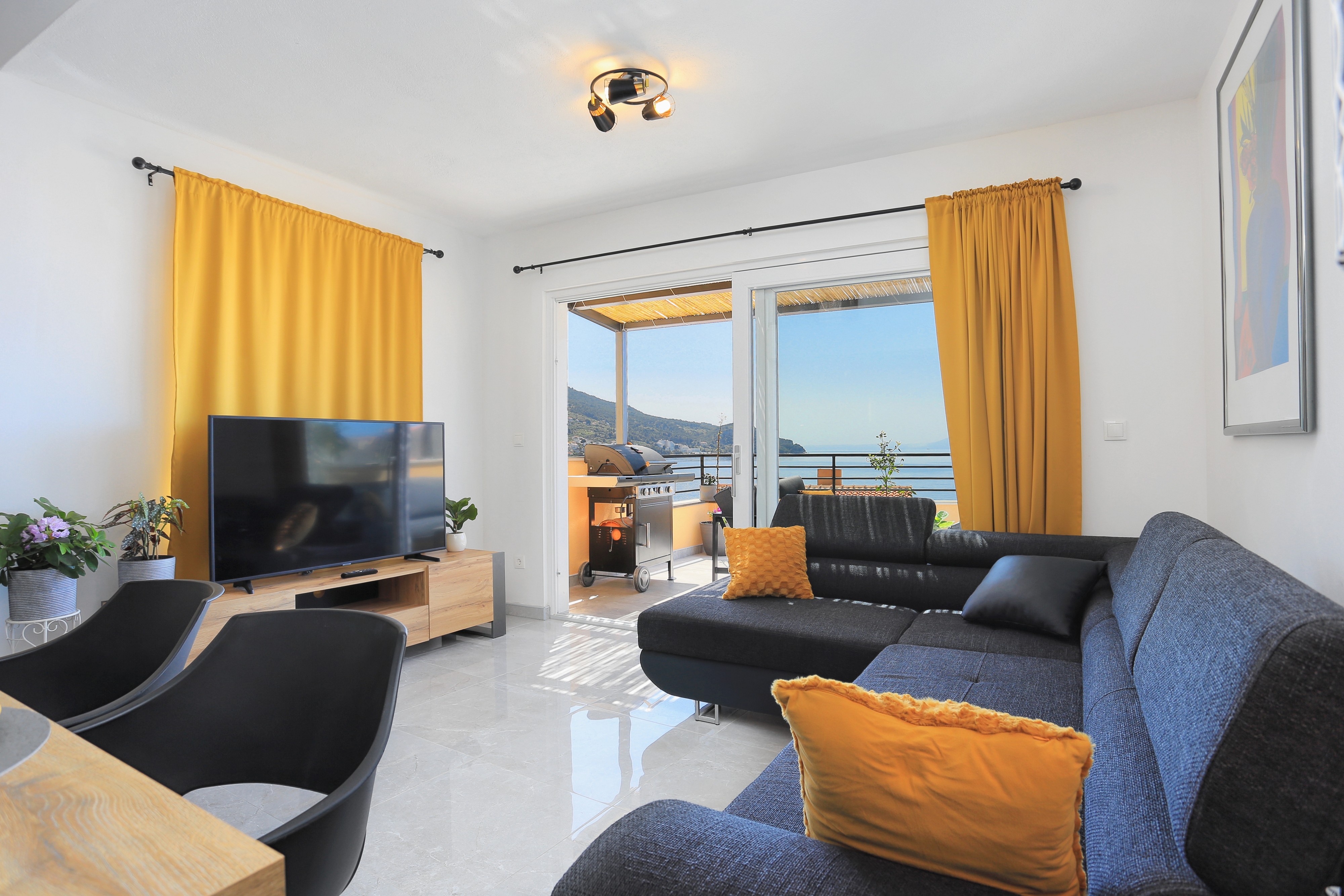 Three bedroom apartment near beach Igrane, Makarska (A-18405-c)