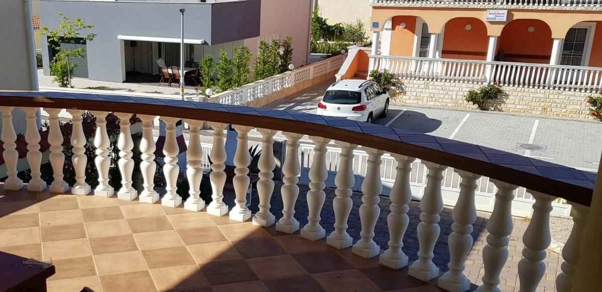 Two bedroom apartment with terrace Vir  A-d
