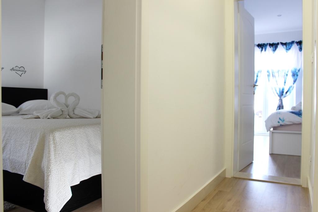 Two bedroom apartment with terrace Pučišća, Brač  A-a