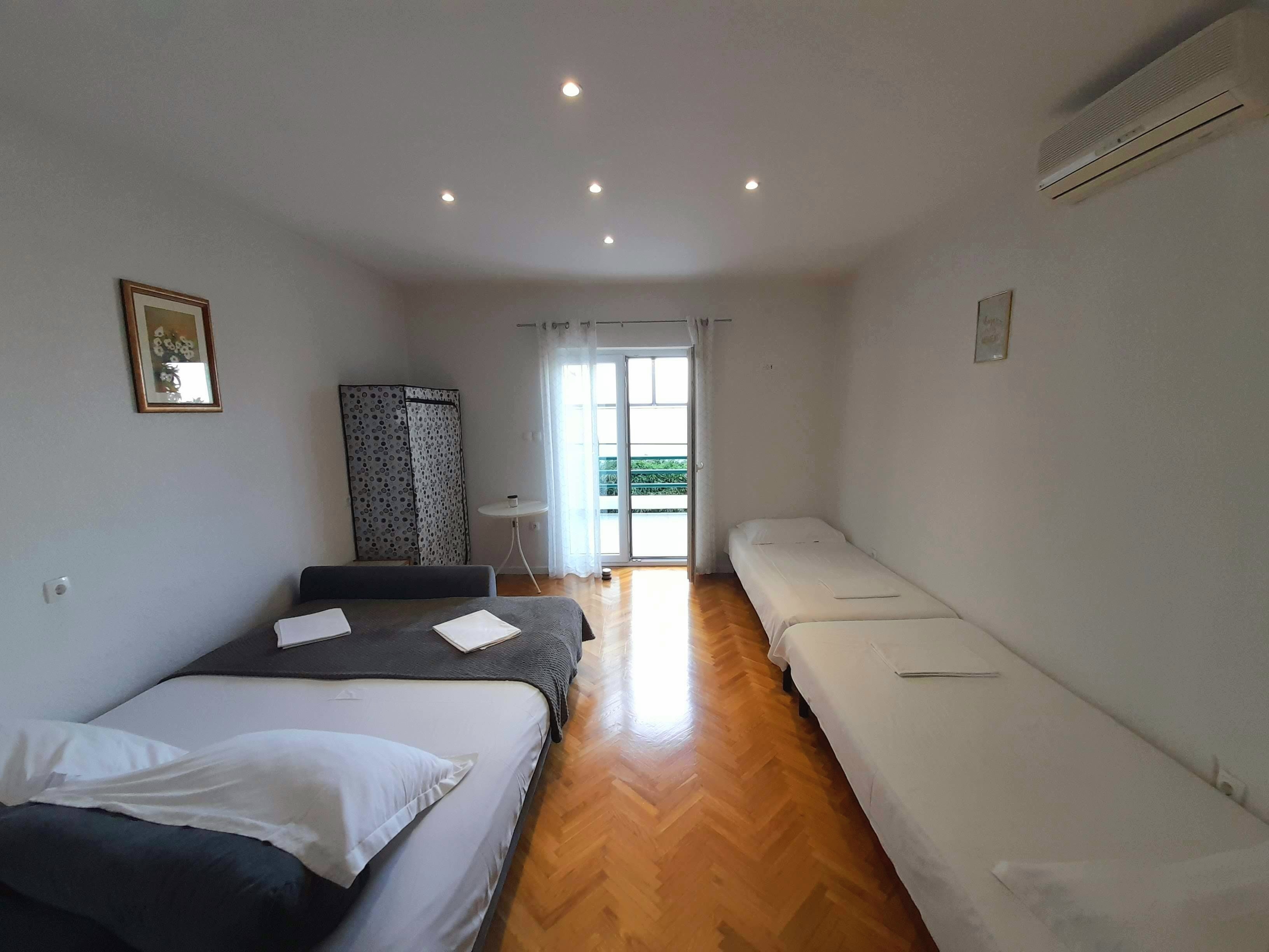 Two bedroom apartment with terrace Brela, Makarska (A-18417-a) Two bedroom apartment with terrace Brela, Makarska (A-18417-a)