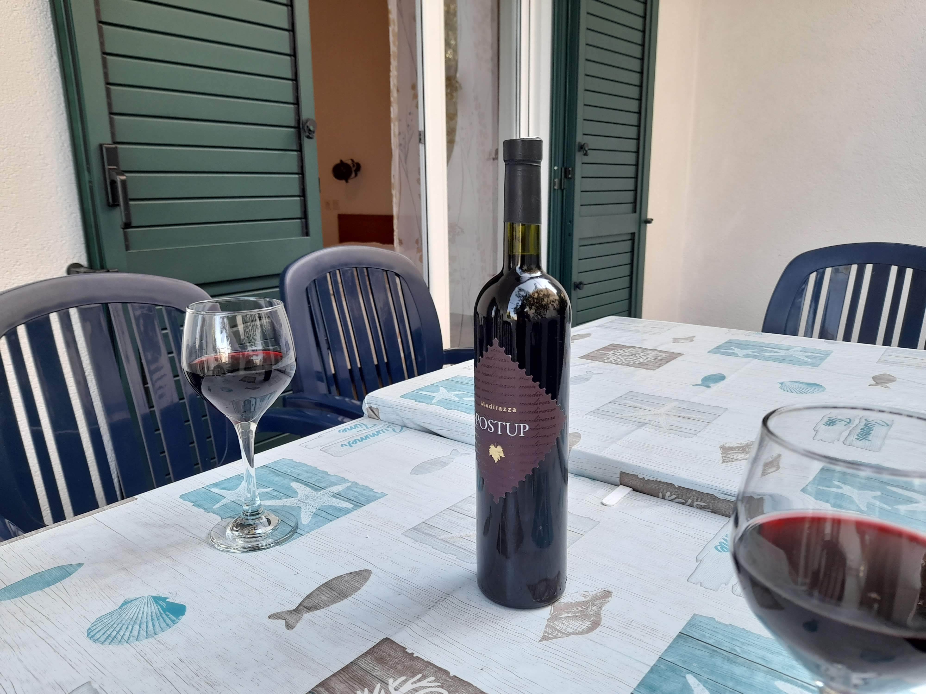 Two bedroom apartment with terrace Brela, Makarska  A-a