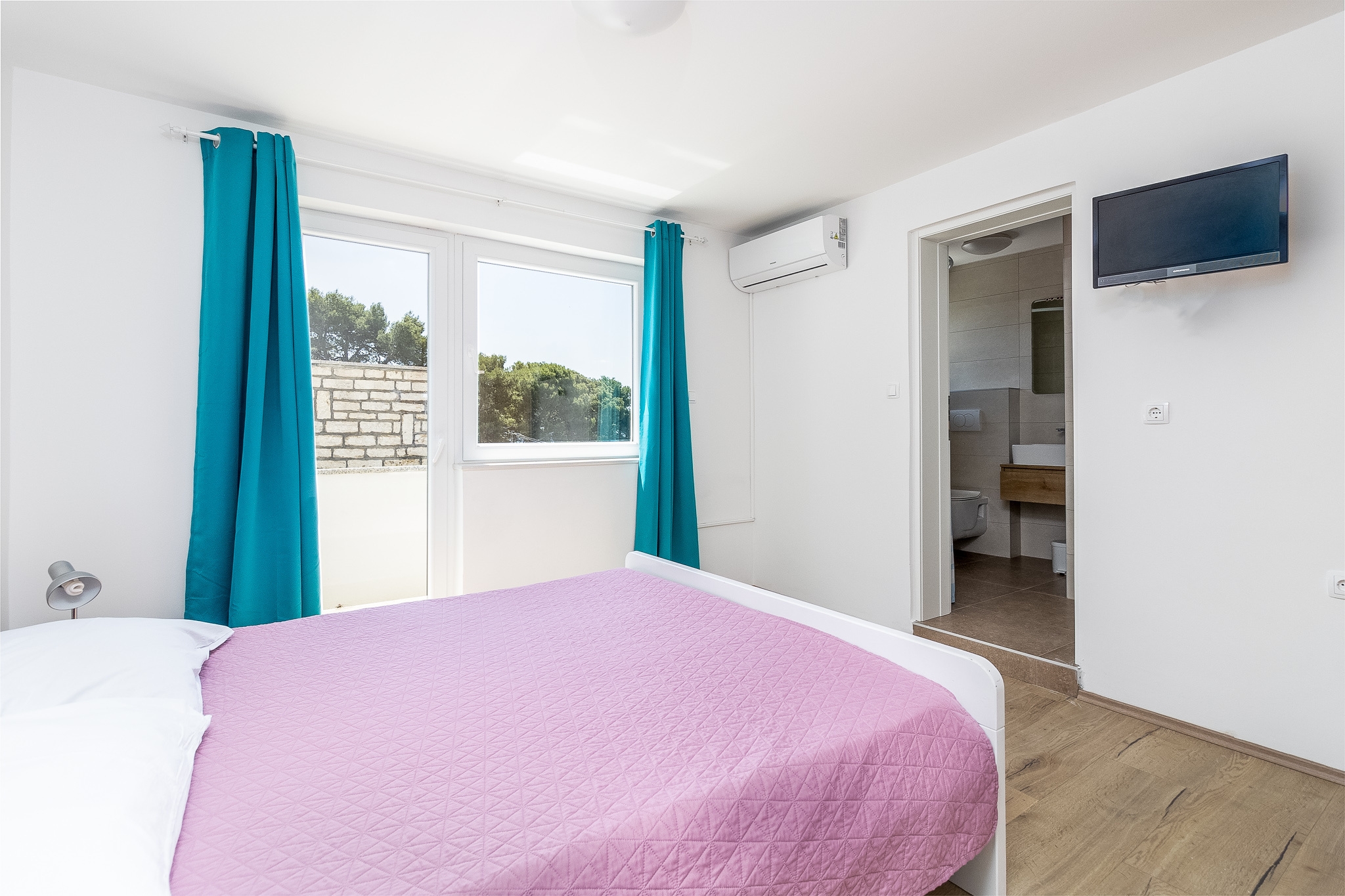 Room with balcony Pakoštane (Biograd) (S-18426-a) Room with balcony Pakoštane (Biograd) (S-18426-a)