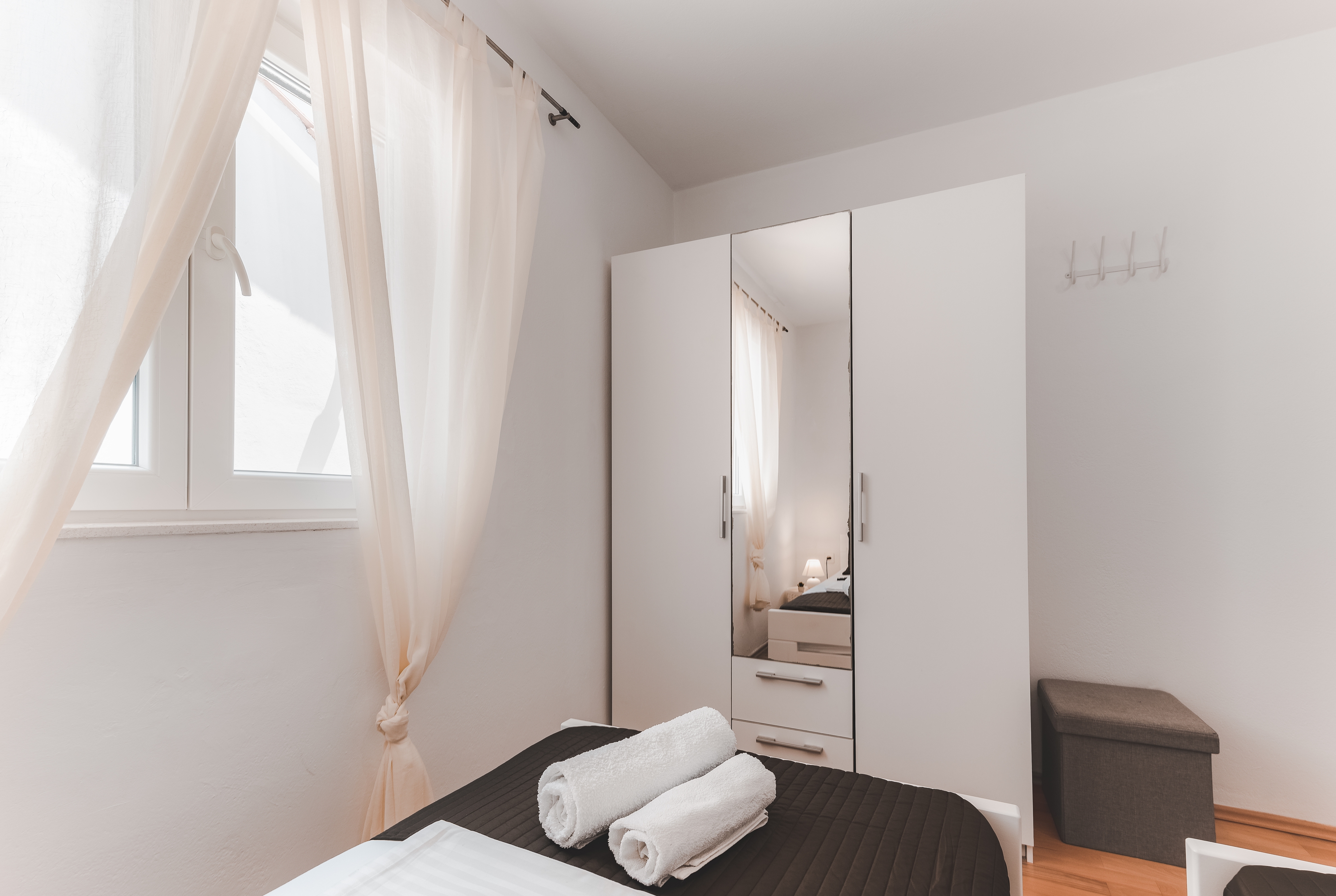 Three bedroom apartment with terrace and sea view Molat  A-a