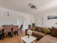 Molat, Sala de estar in the apartment, air condition available y WiFi.