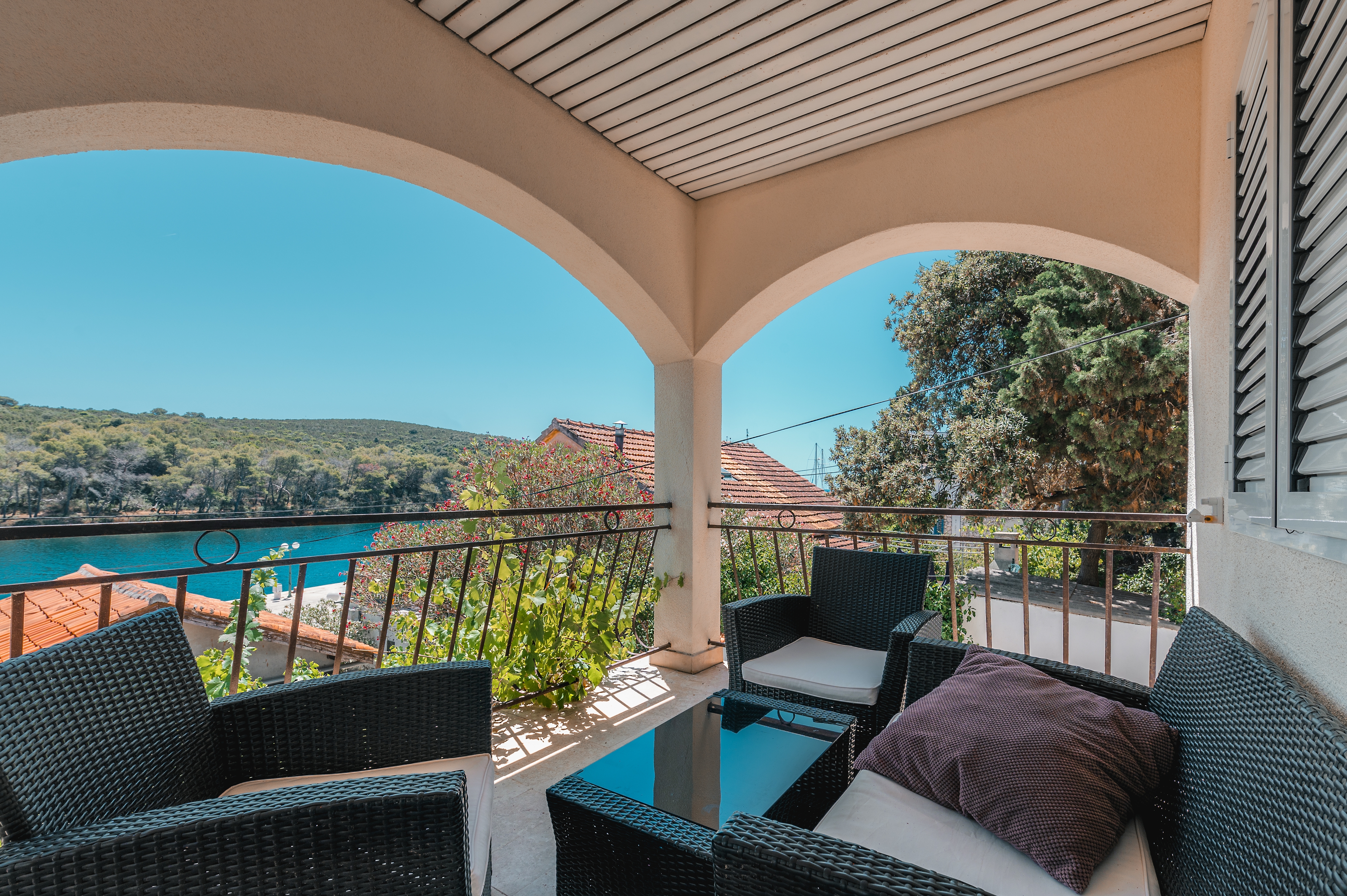 Three bedroom apartment with terrace and sea view Molat (A-18433-a) Three bedroom apartment with terrace and sea view Molat (A-18433-a)