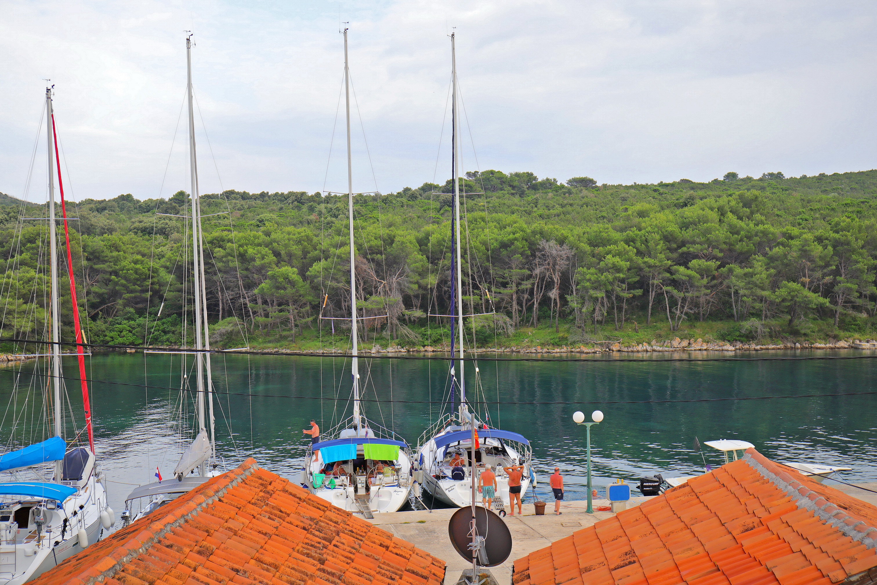 Three bedroom apartment with terrace and sea view Molat  A-a