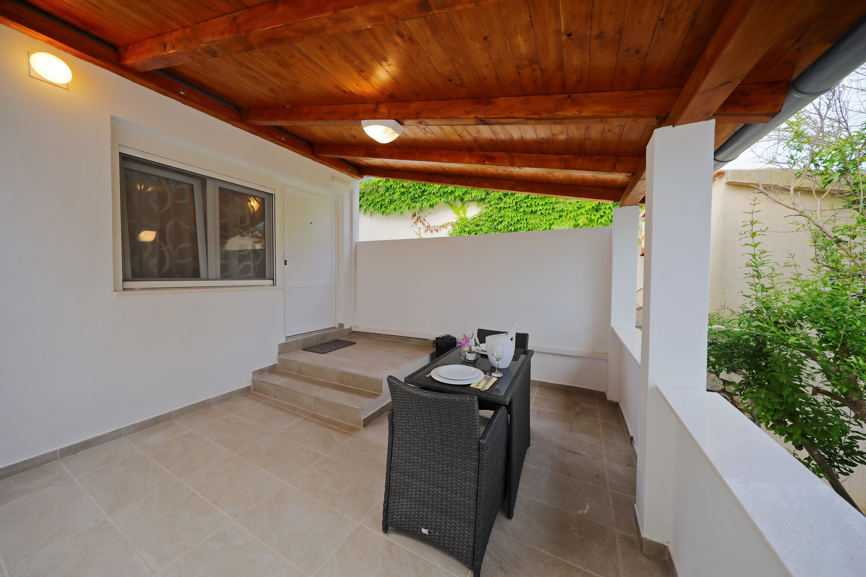 Studio flat with terrace and sea view Molat  AS-a