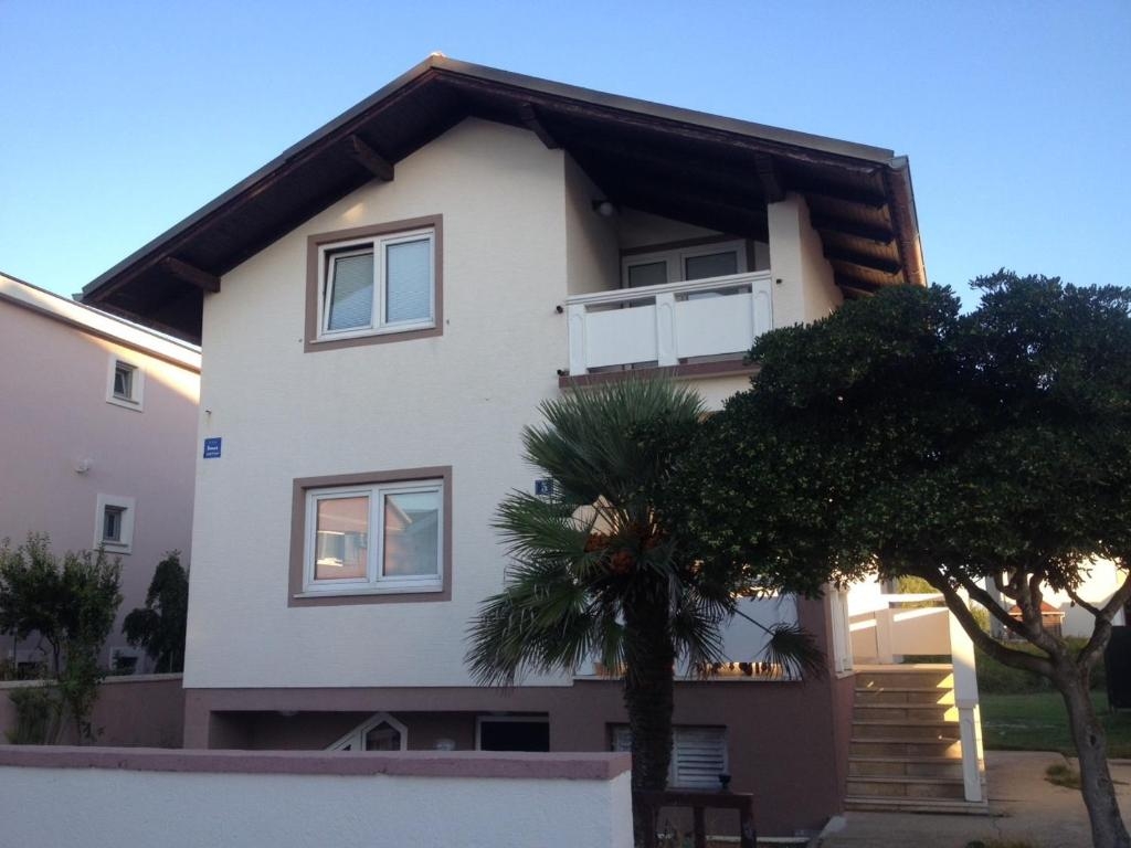 Two bedroom apartment with balcony Nin (Zadar) (A-18457-a)