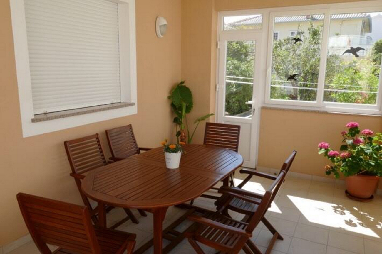Two bedroom apartment near beach Barbat, Rab  A-a