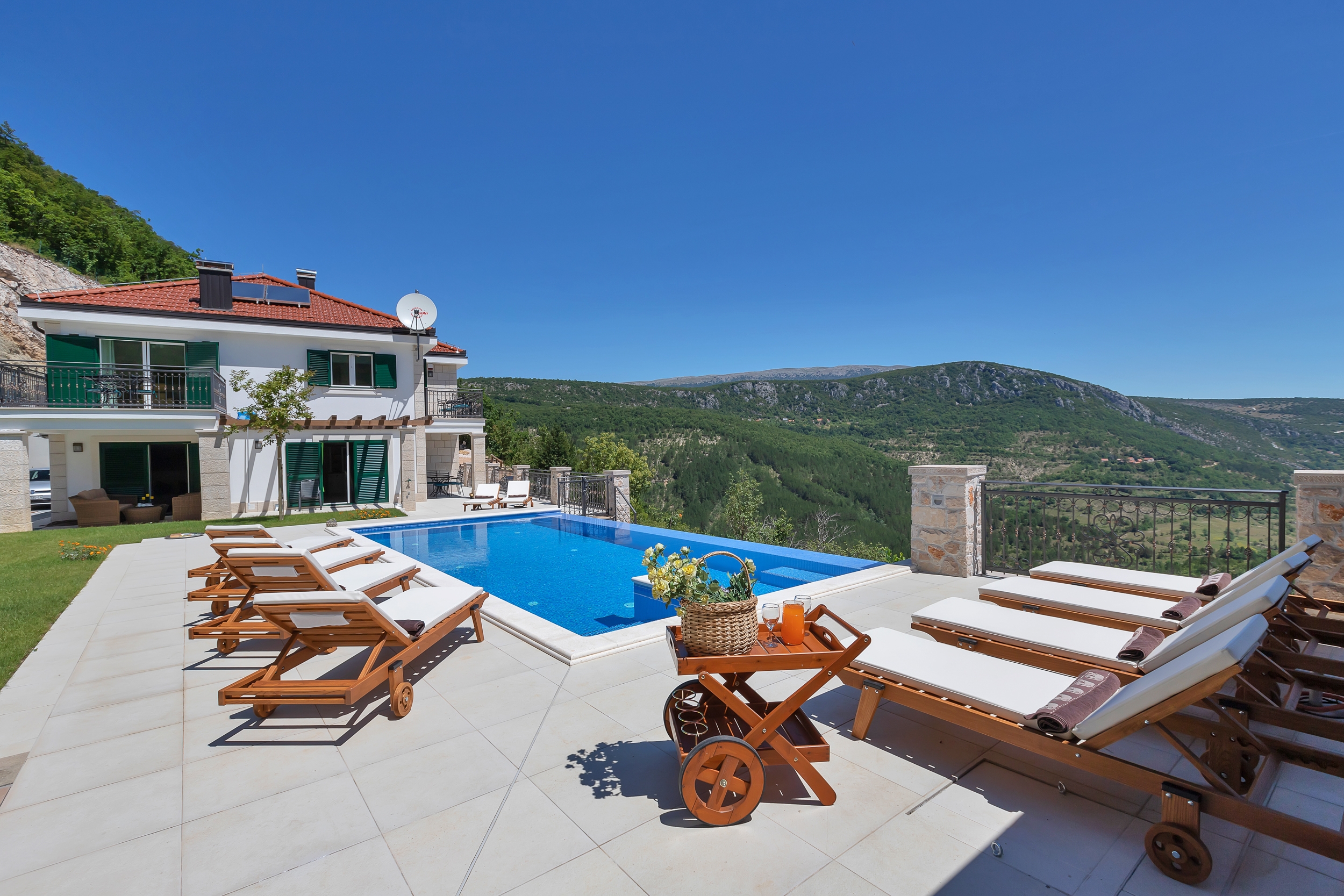 Comfortable and spacious house with terrace Studenci, Zagora (K-18483)