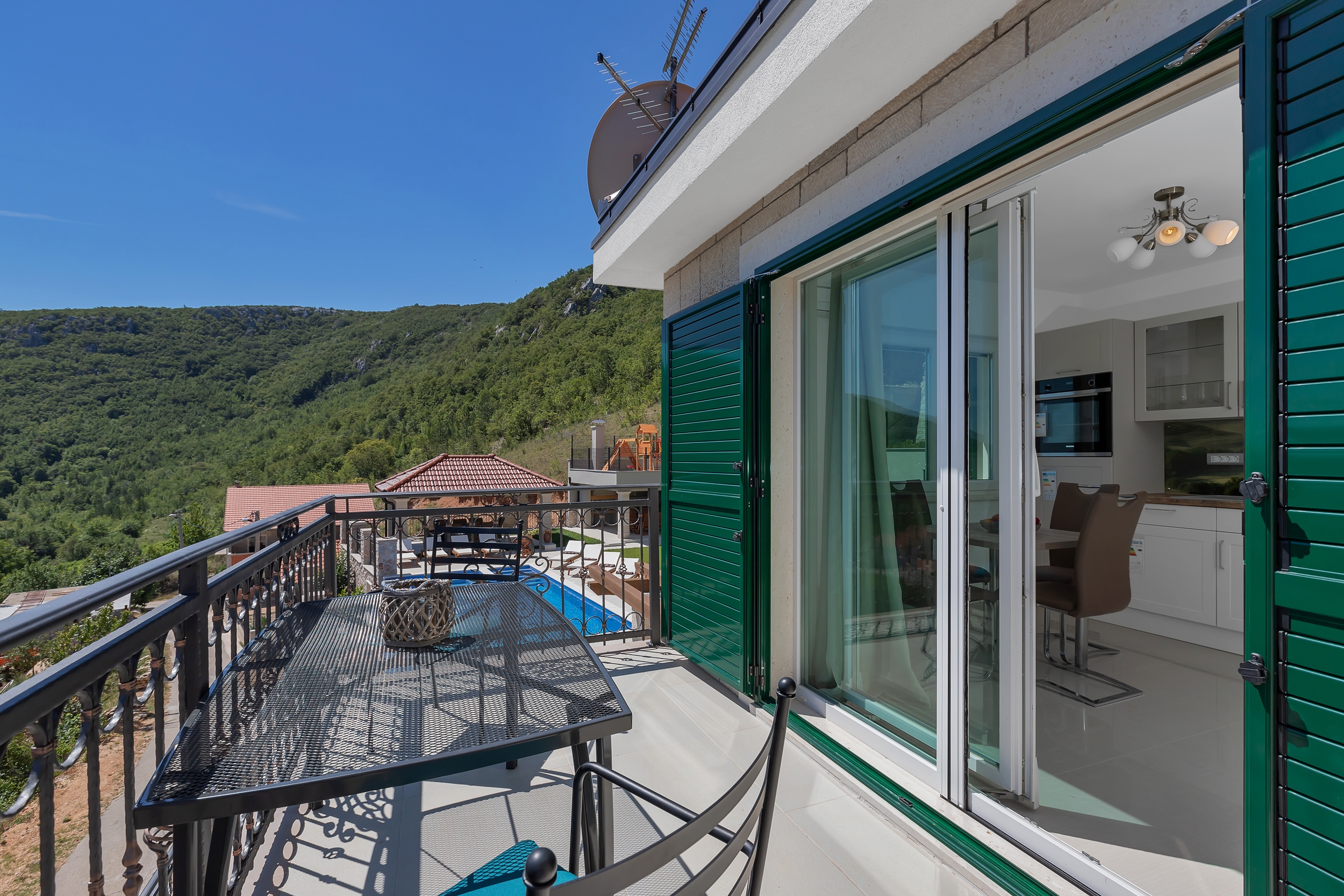 Comfortable and spacious house with terrace Studenci, Zagora  K