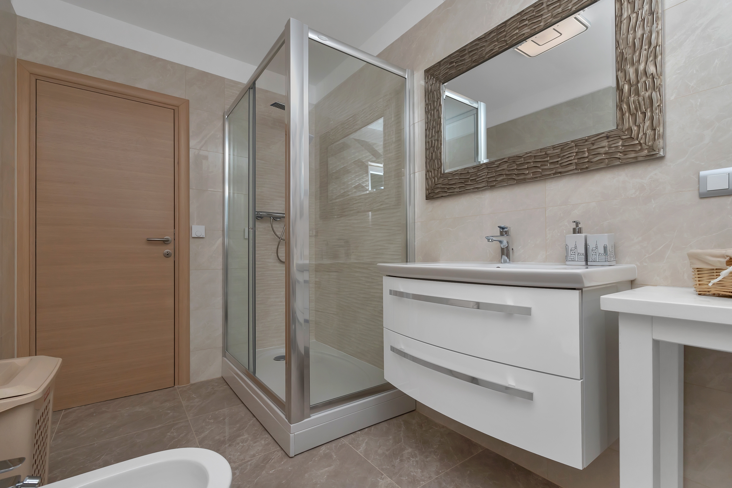 Comfortable and spacious house with terrace Studenci, Zagora  K