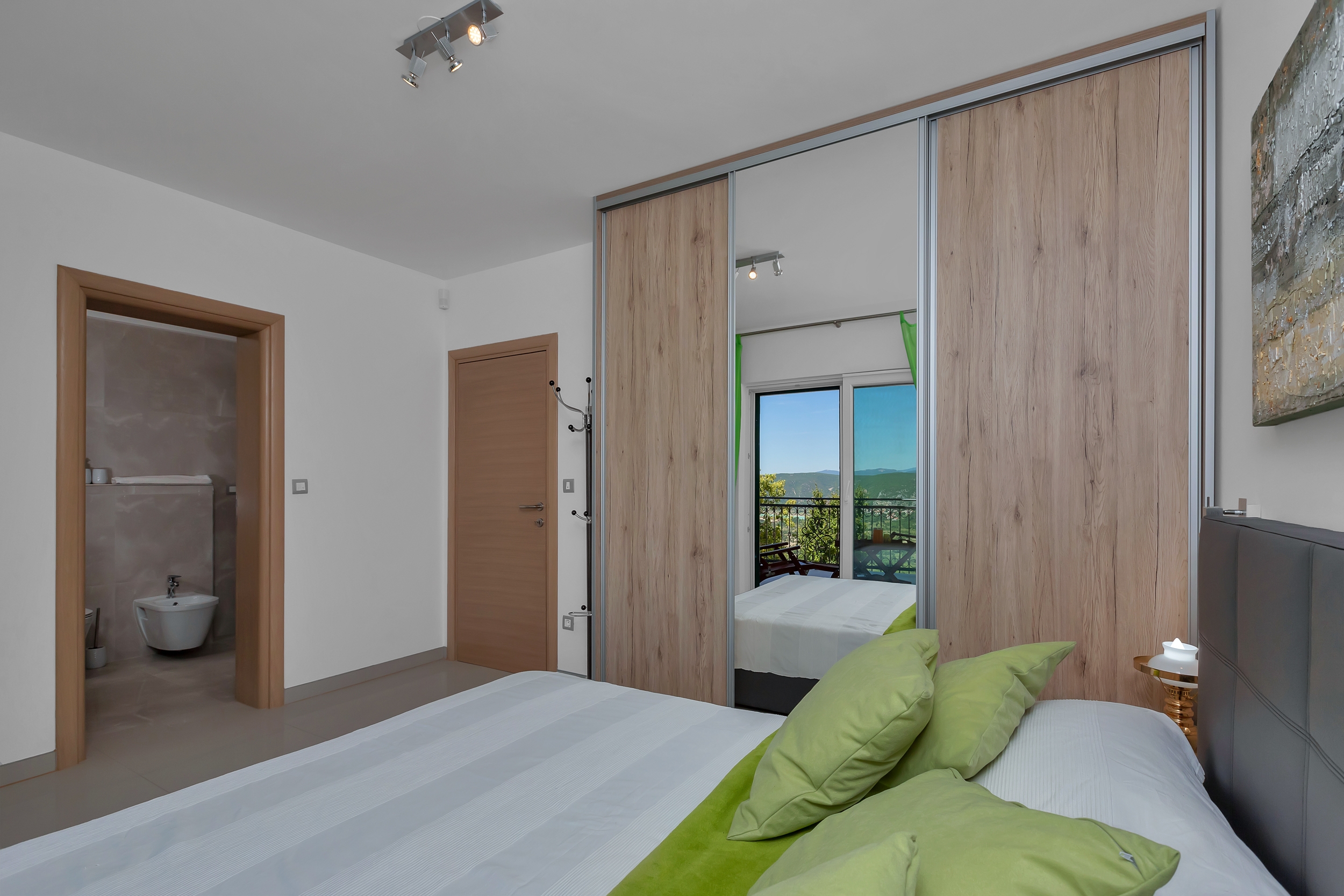 Comfortable and spacious house with terrace Studenci, Zagora  K