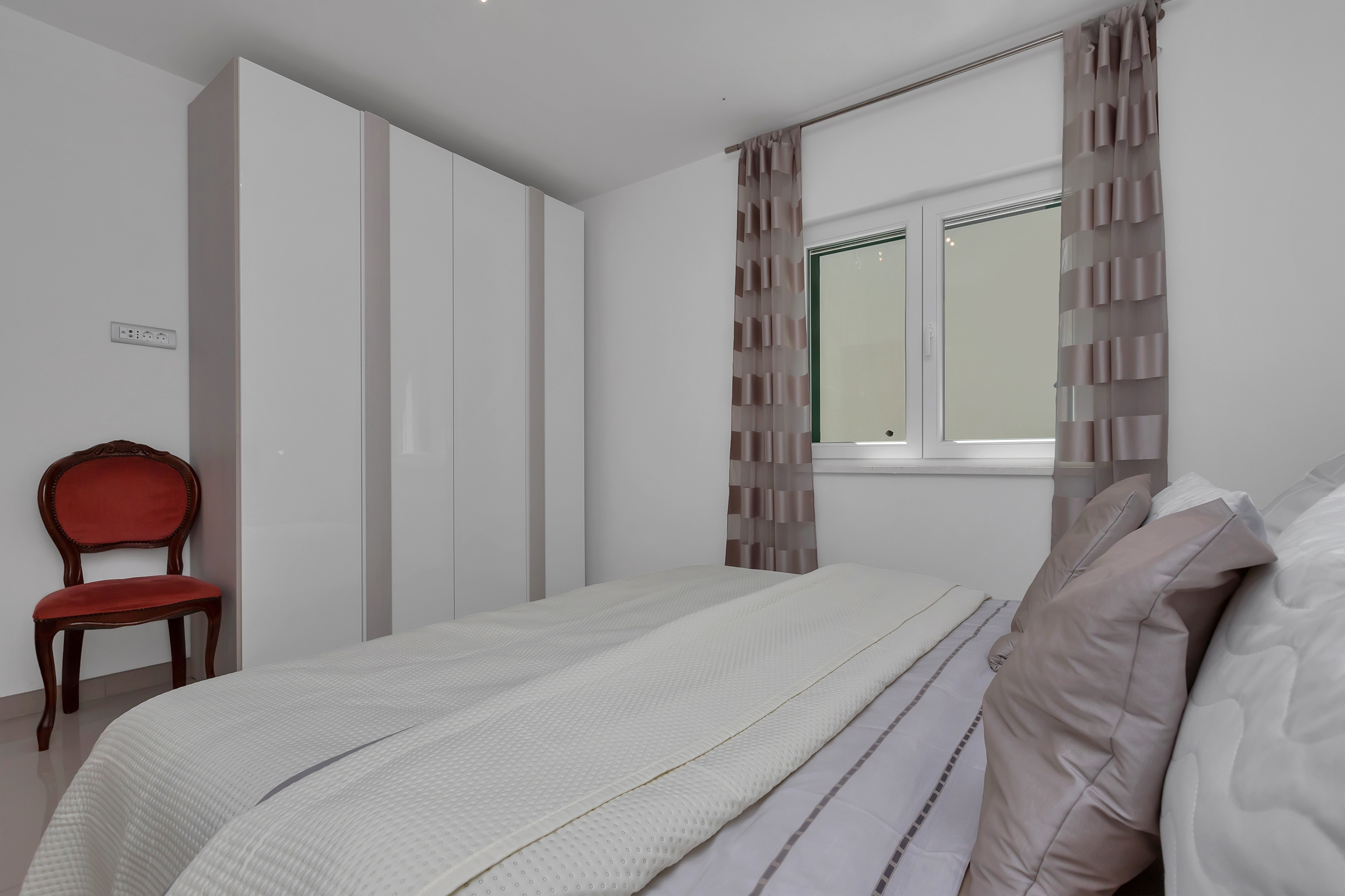 Comfortable and spacious house with terrace Studenci, Zagora  K