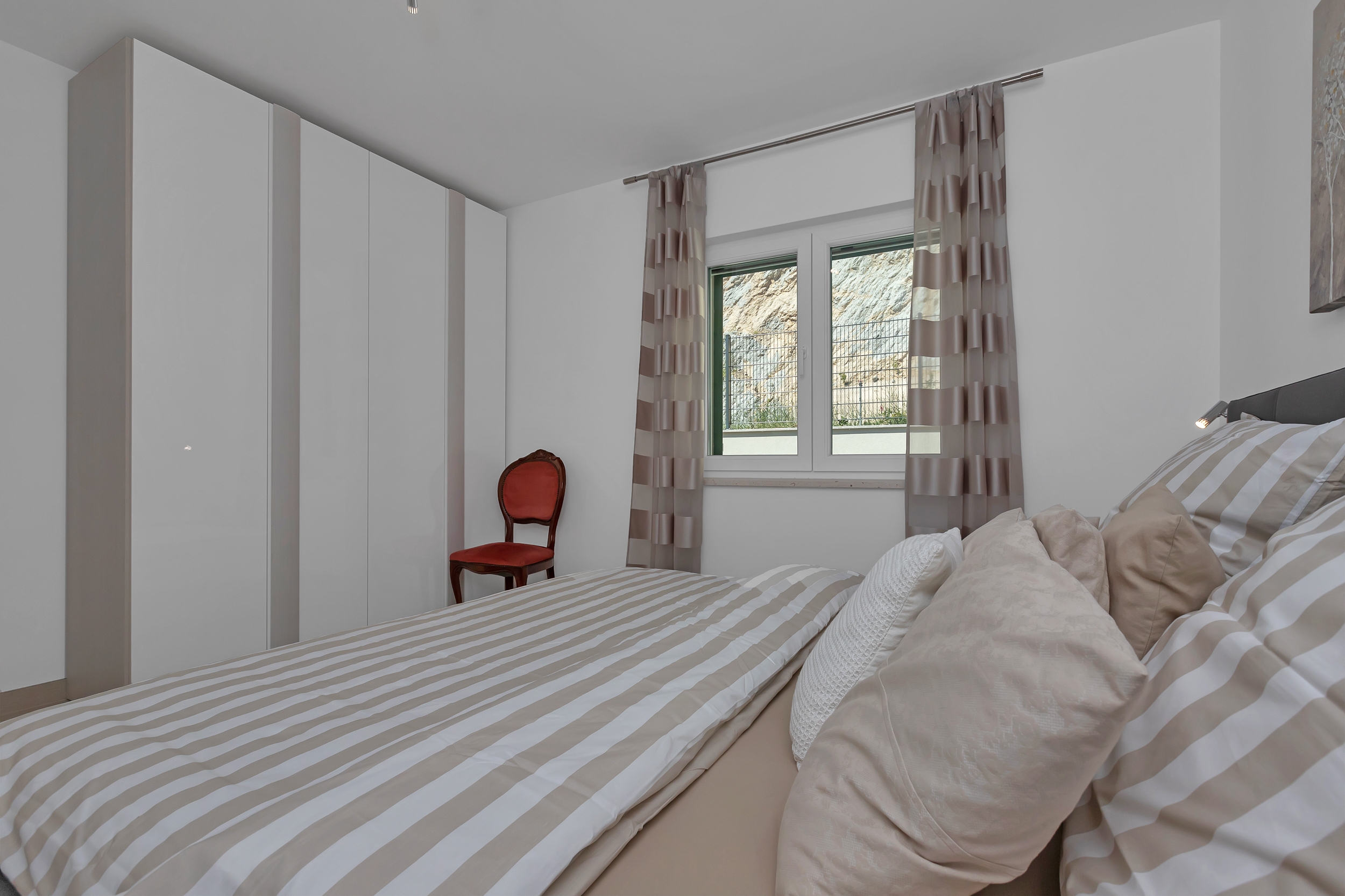 Comfortable and spacious house with terrace Studenci, Zagora  K