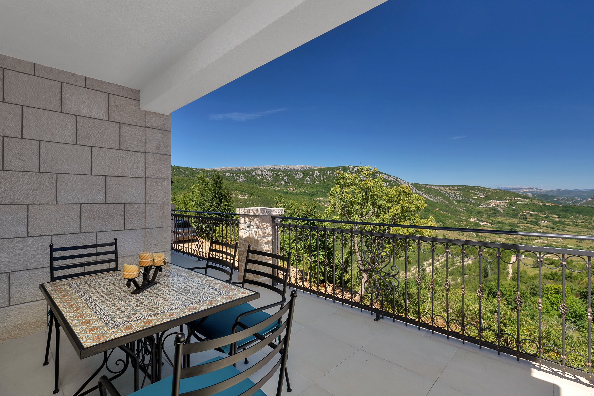 Comfortable and spacious house with terrace Studenci, Zagora  K