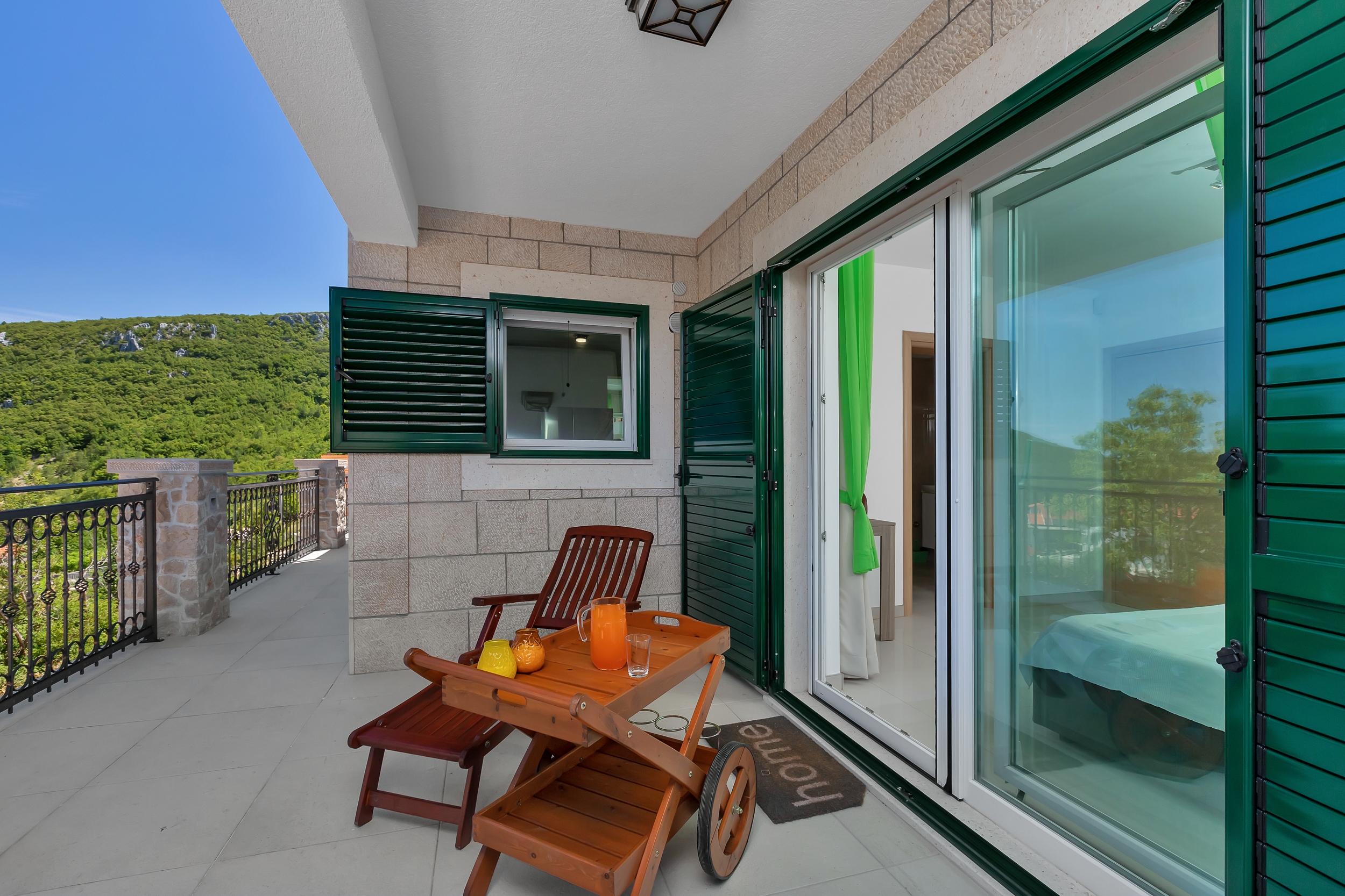 Comfortable and spacious house with terrace Studenci, Zagora  K