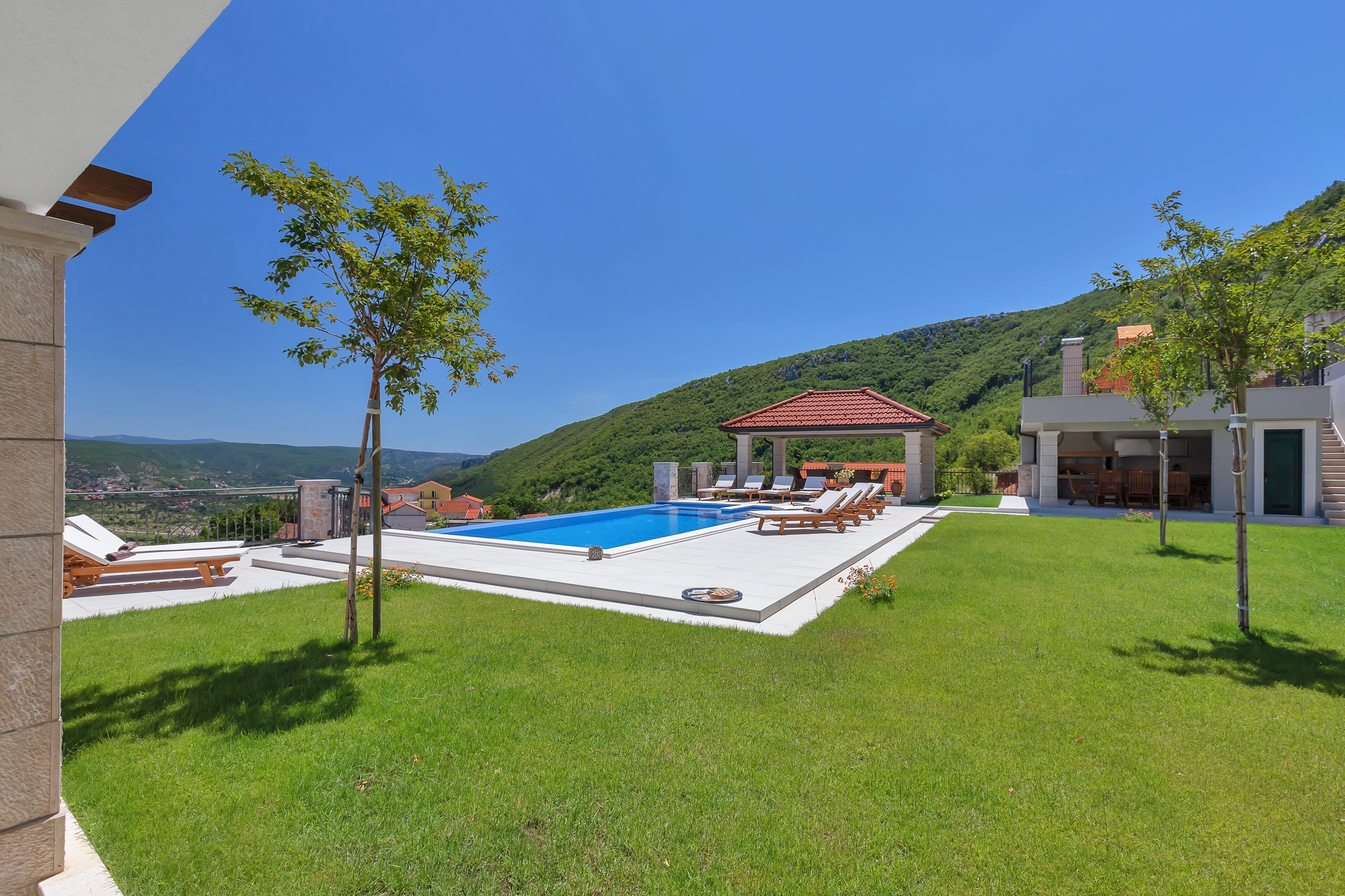 Comfortable and spacious house with terrace Studenci, Zagora  K
