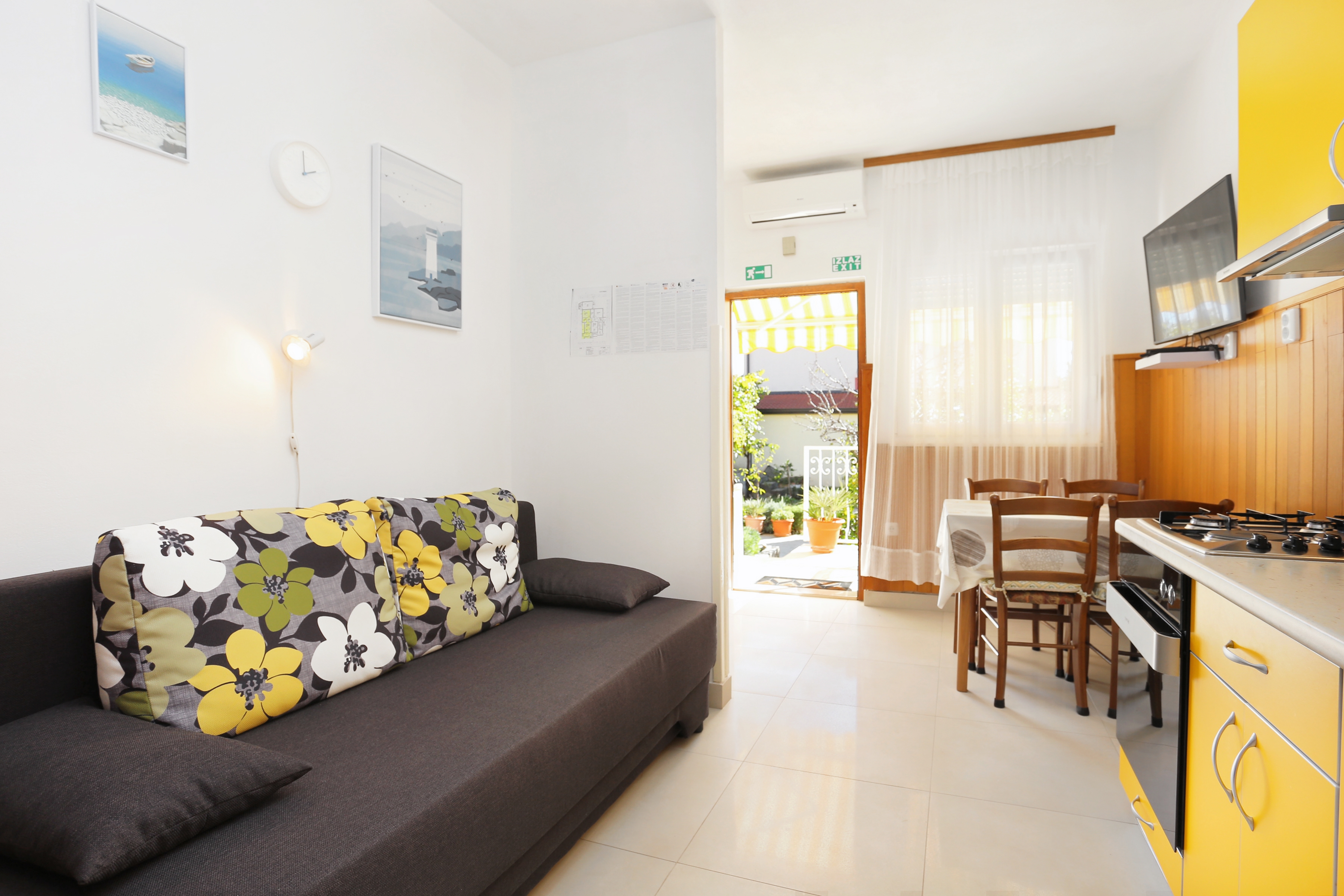 One bedroom apartment with terrace Seget Vranjica, Trogir (A-18487-a)