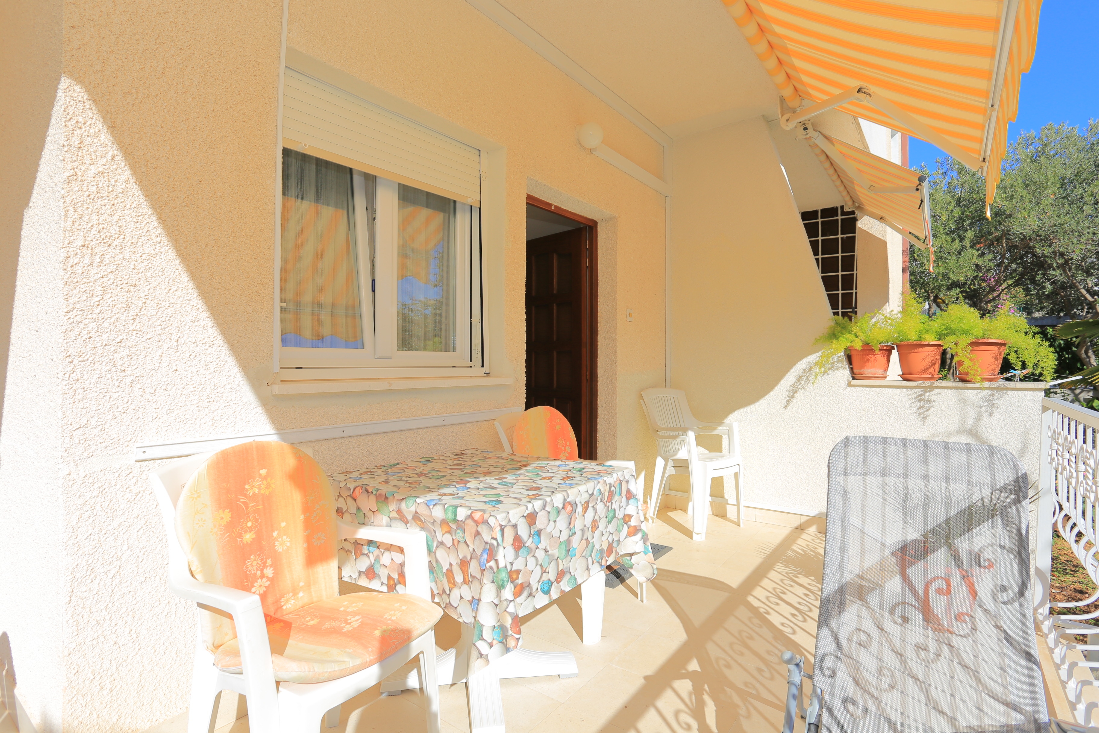 One bedroom apartment with terrace Seget Vranjica, Trogir  A-a