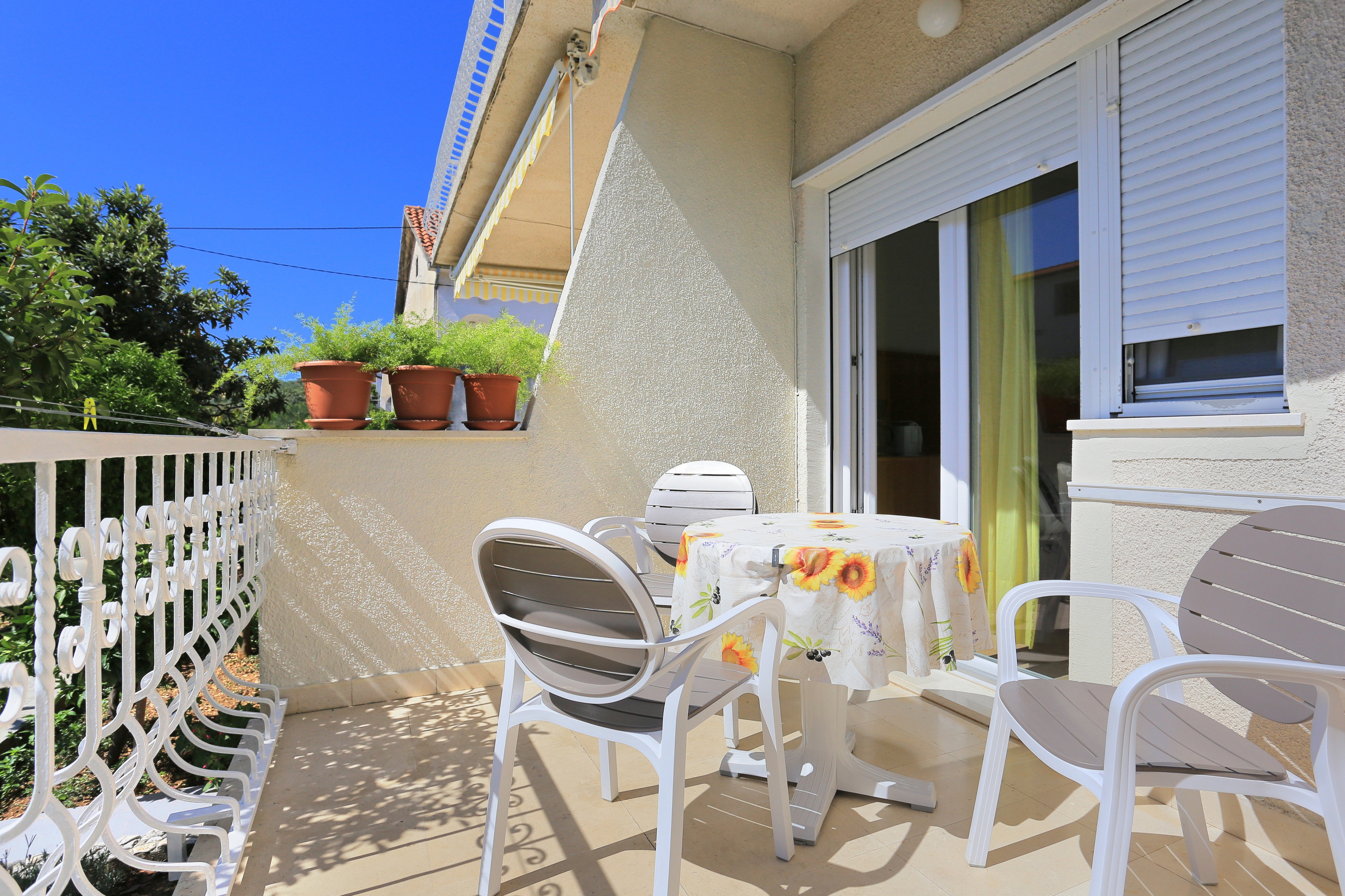 One bedroom apartment with terrace Seget Vranjica, Trogir  A-b