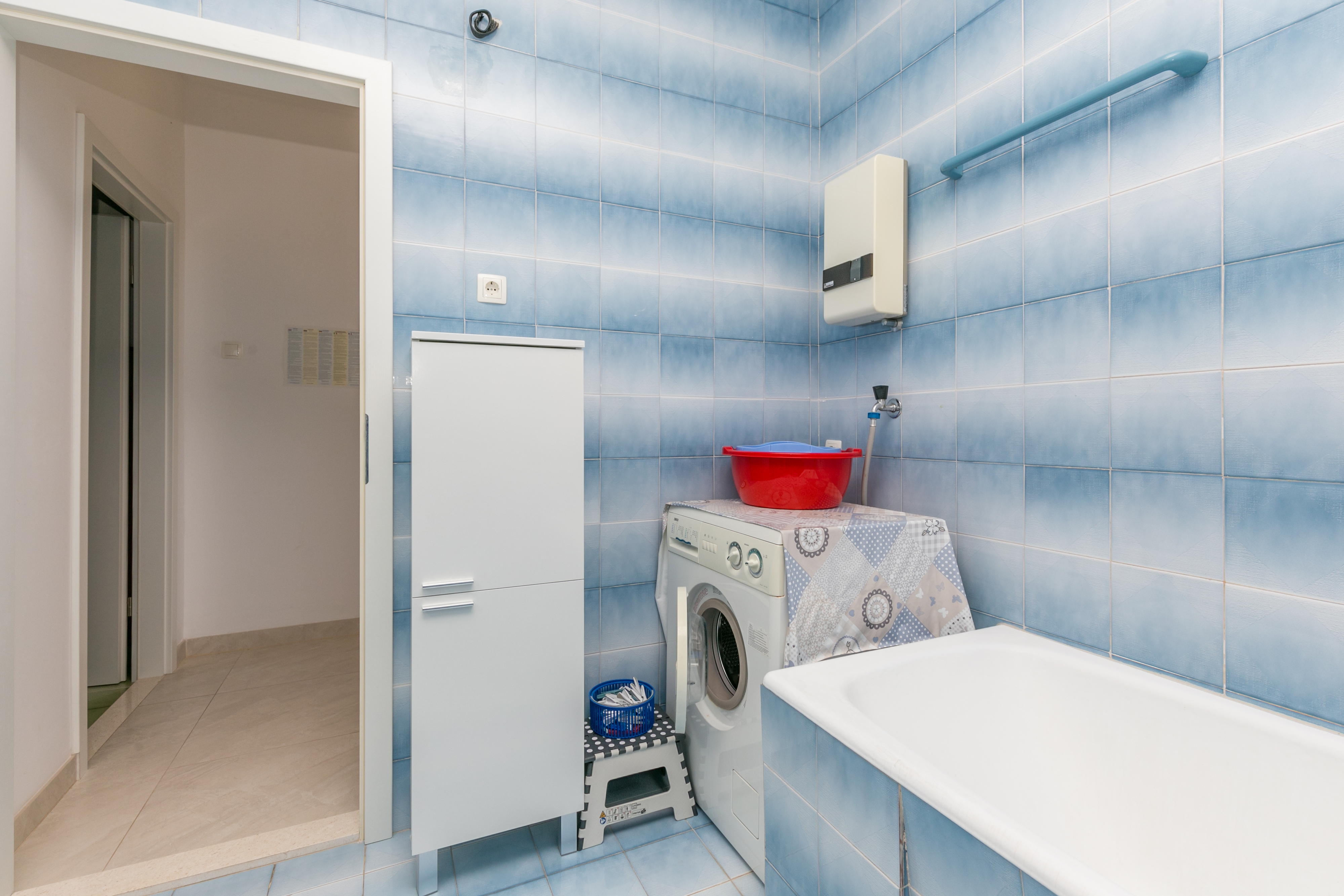 Two bedroom apartment with terrace and sea view Seget Vranjica, Trogir  A-c