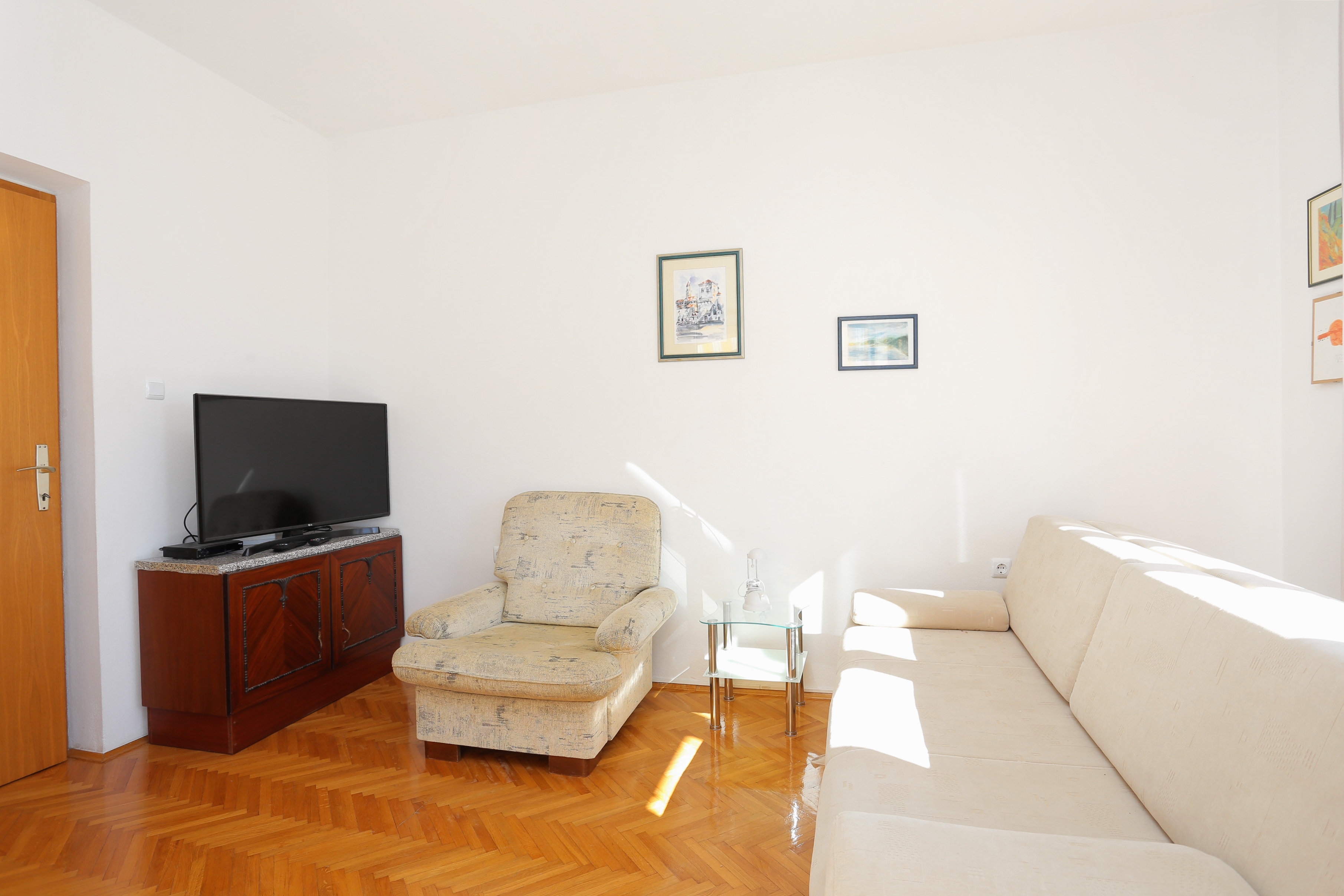 Two bedroom apartment with terrace and sea view Seget Vranjica, Trogir  A-c