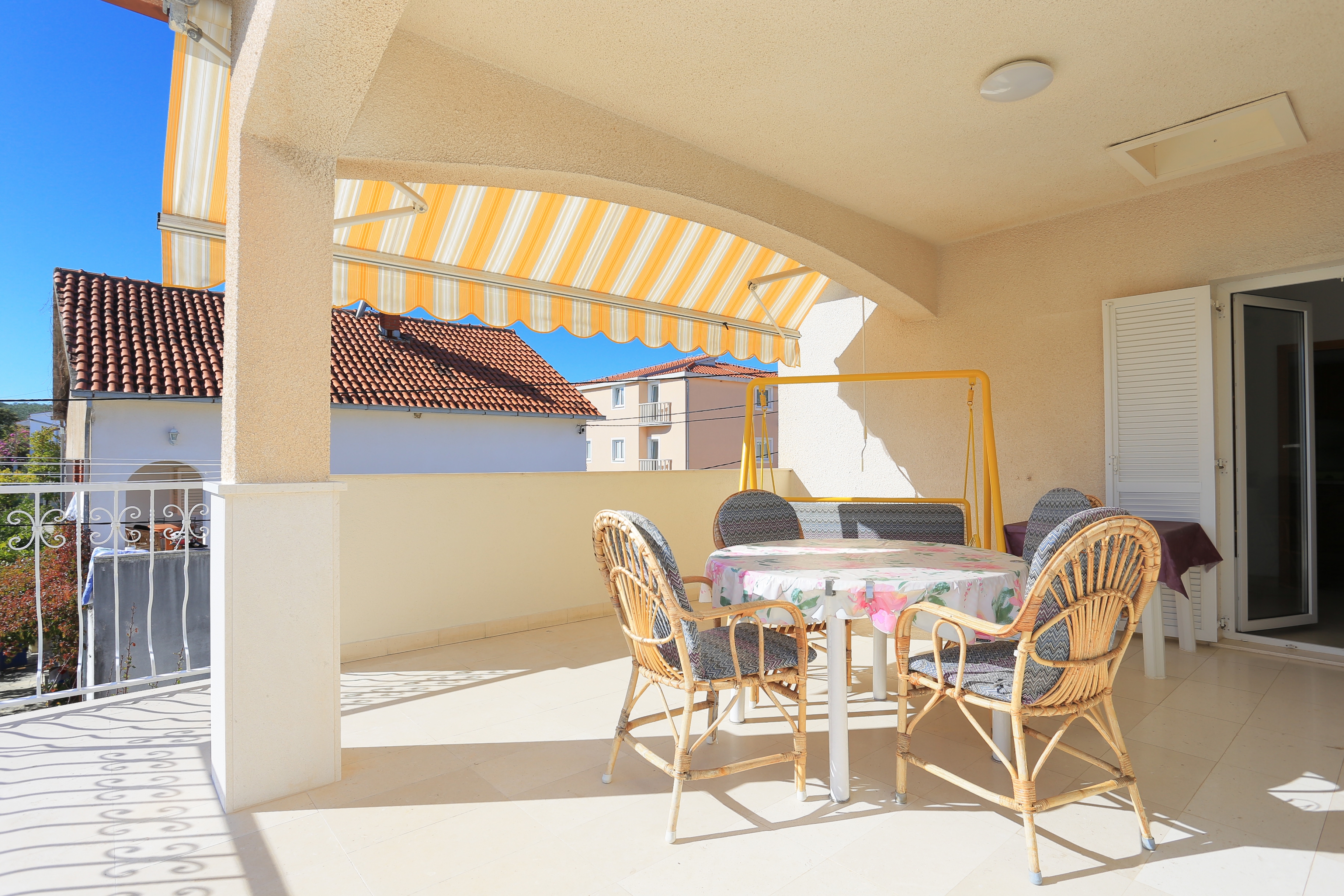 Two bedroom apartment with terrace and sea view Seget Vranjica, Trogir  A-c
