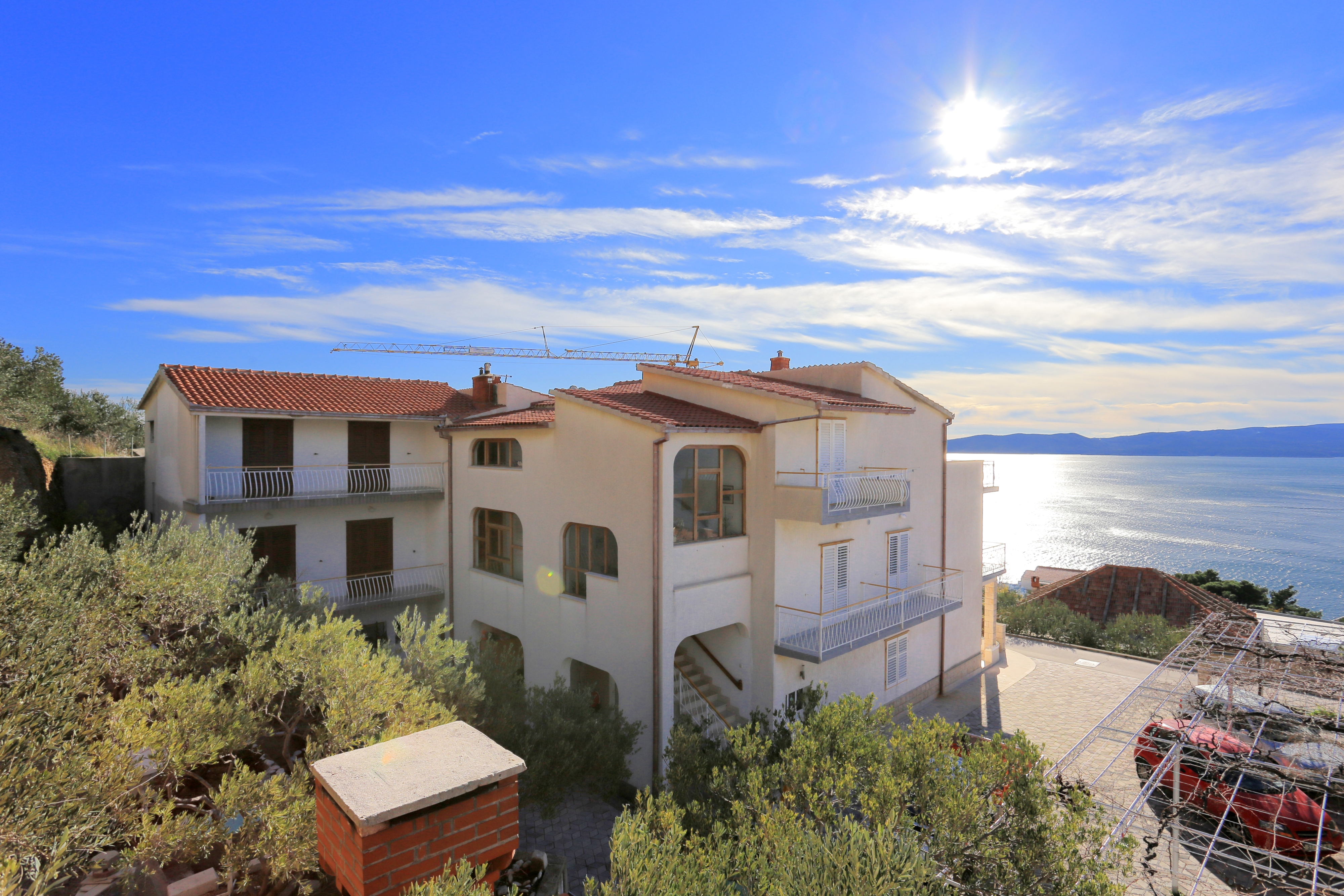 Trosobni apartman s terasom i pogledom na more Brela, Makarska  A-b