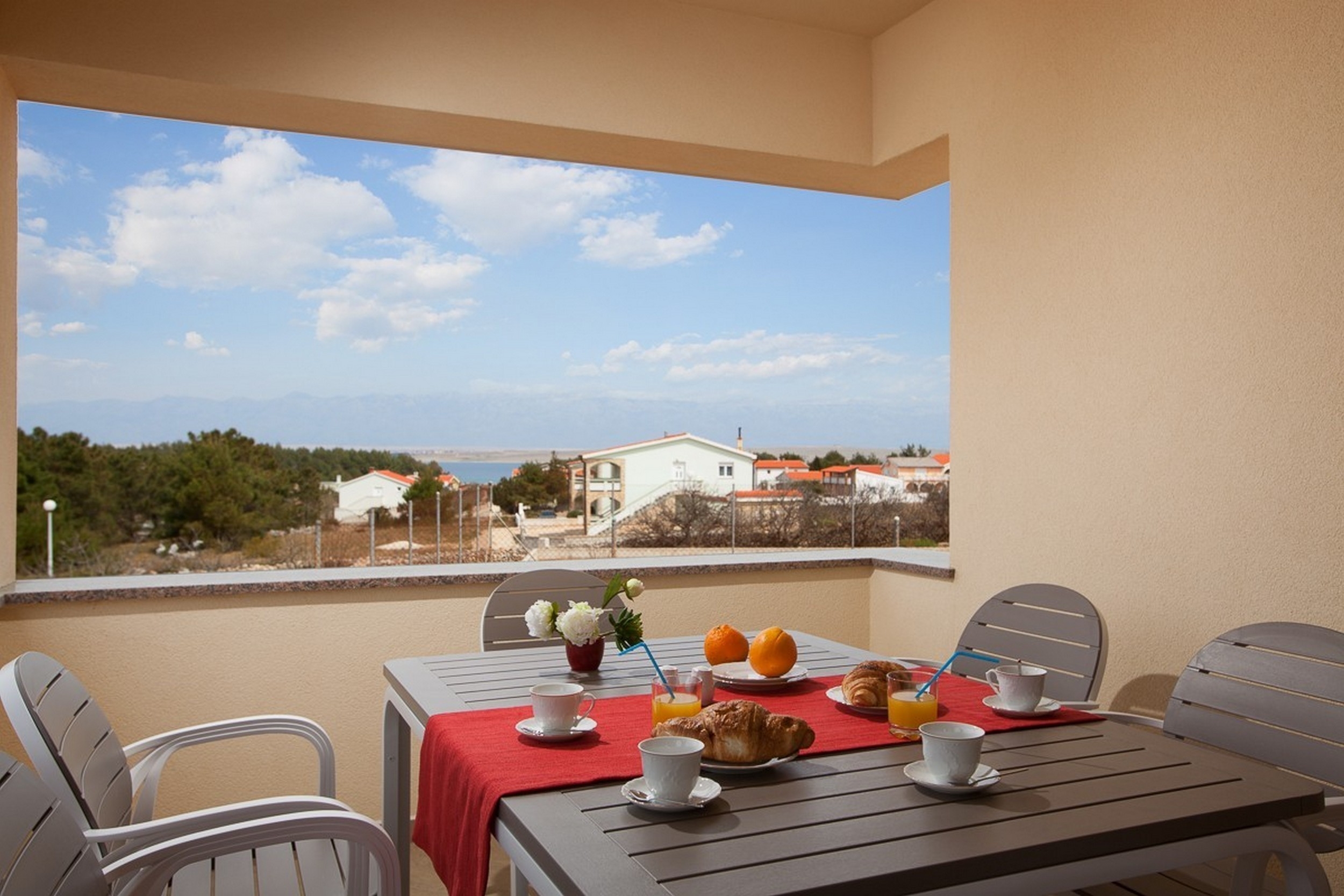 Comfortable and spacious house with terrace and sea view Vir  K