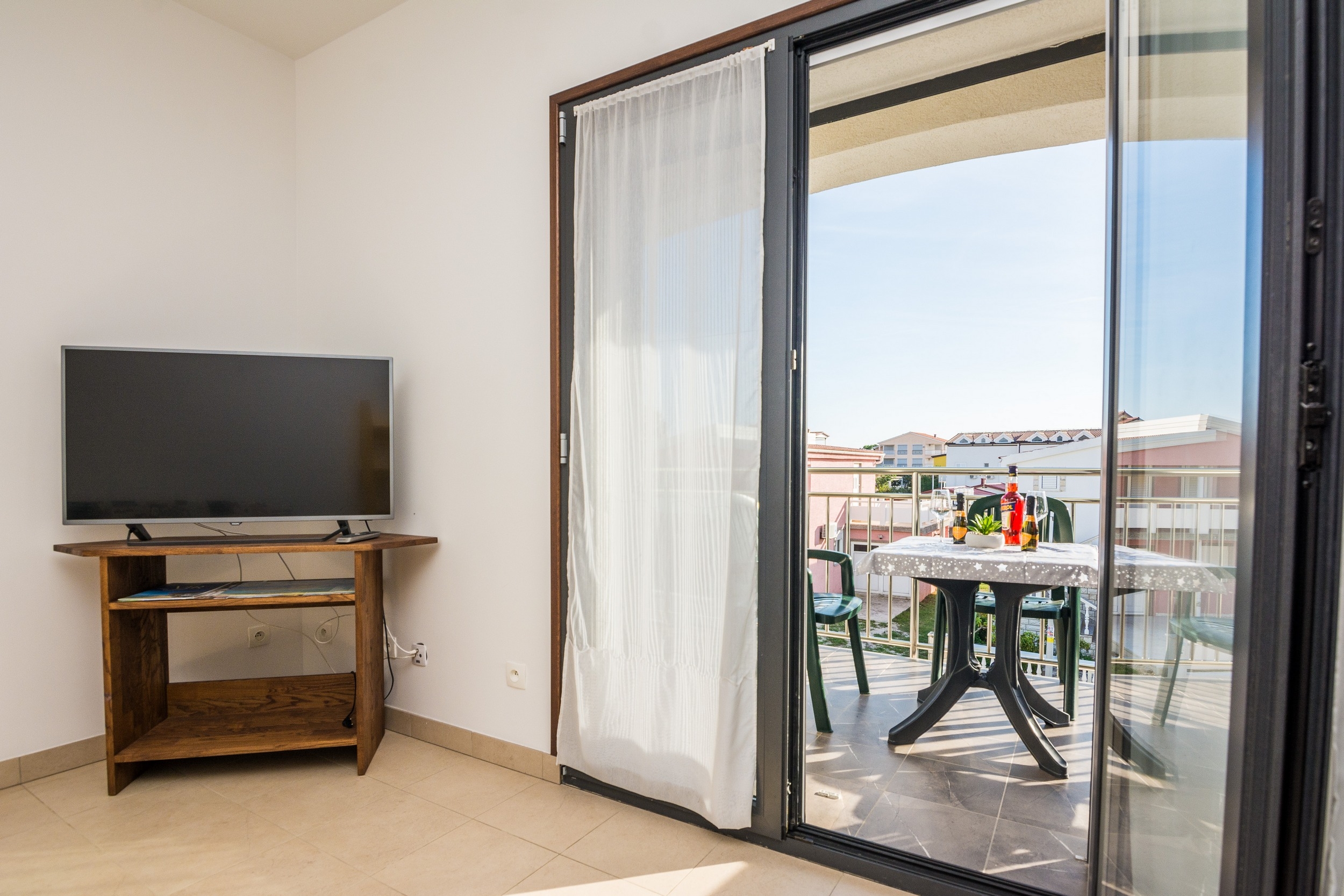 One bedroom apartment with balcony and sea view Vir (A-18515-c)