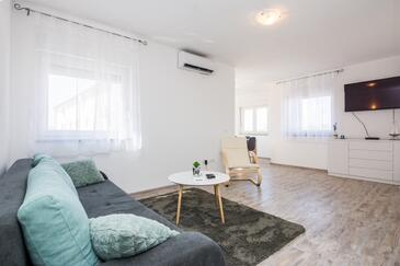 Vir, Obývací pokoj v ubytování typu apartment, s klimatizací, domácí mazlíčci povoleni a WiFi.