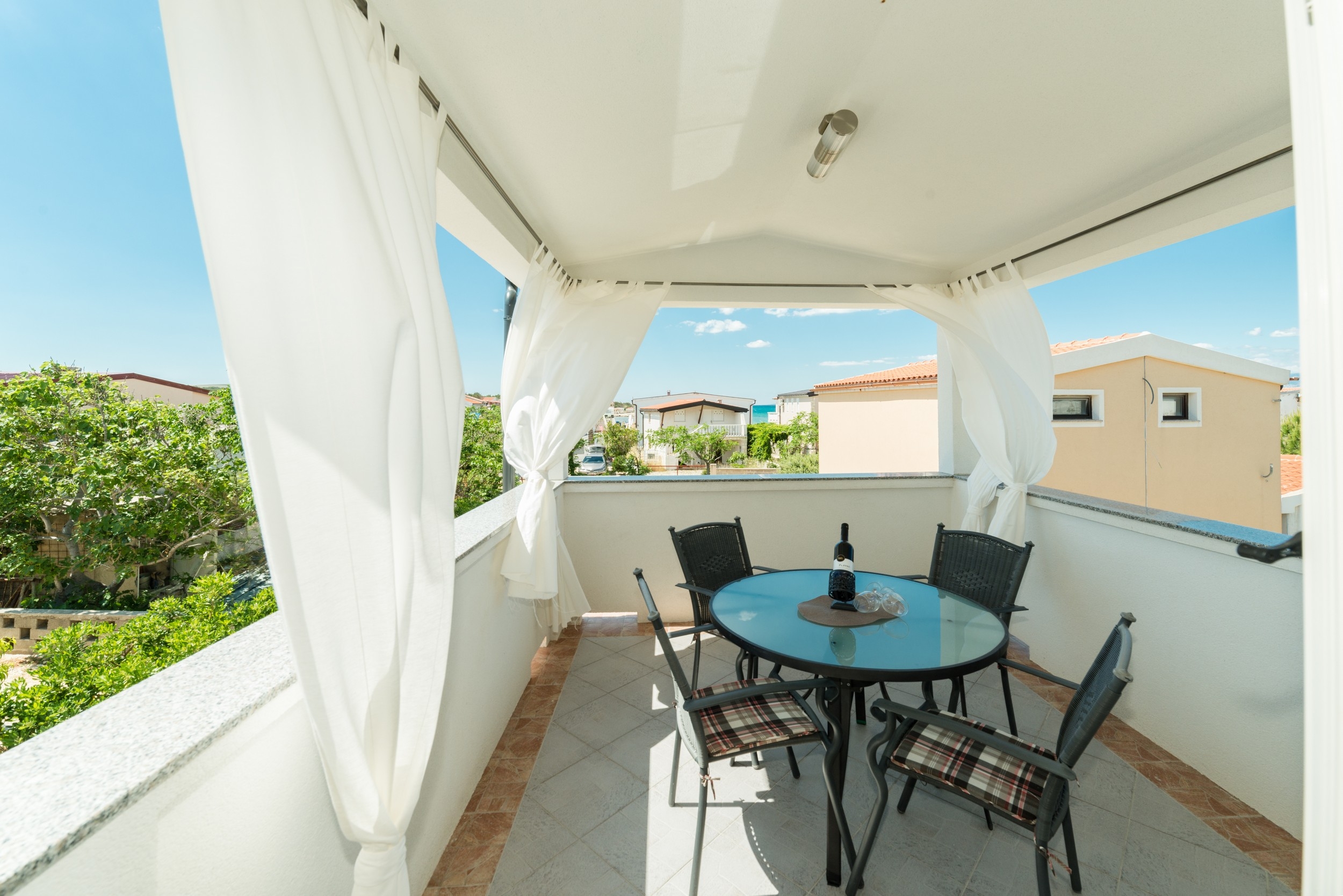 Studio flat with balcony Vir  AS-b