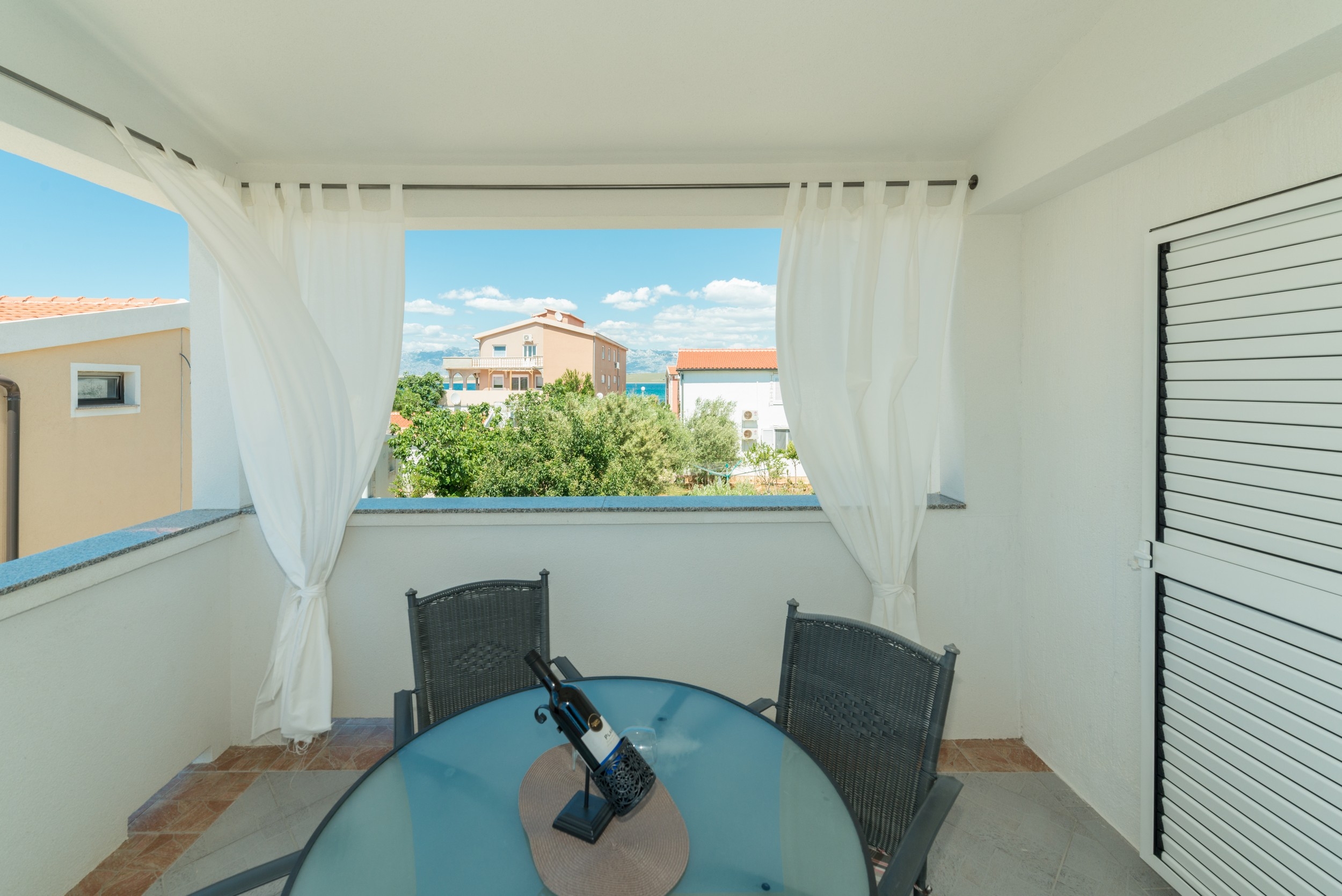 Studio flat with balcony Vir  AS-b