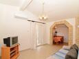 Obývací pokoj Vir, Obývací pokoj v ubytování typu apartment, s klimatizací a WiFi.