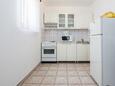 Kuchyně Vir, Kuchyně v ubytování typu apartment.