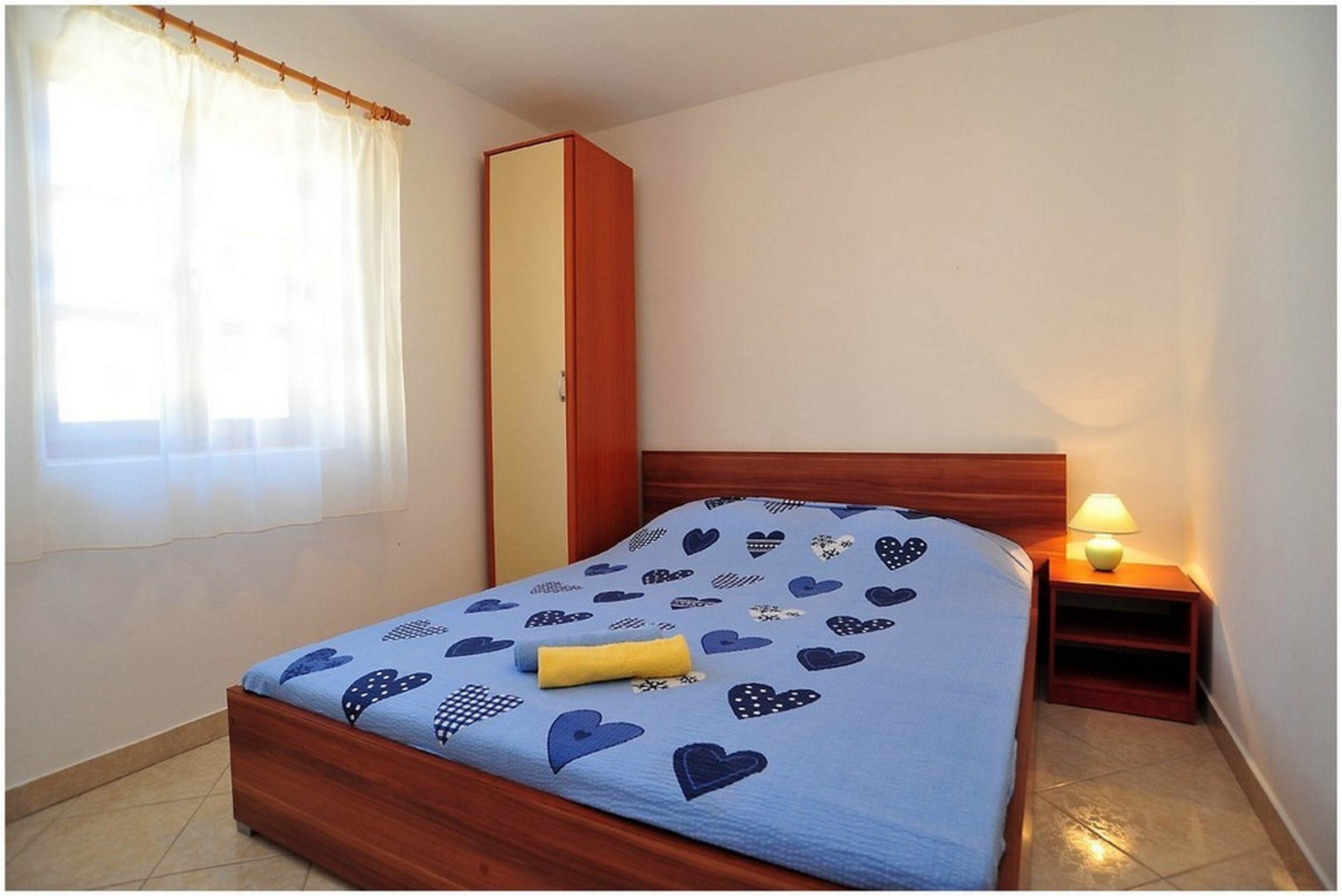 Two bedroom apartment with terrace Vir - Lozice, Vir  A-a